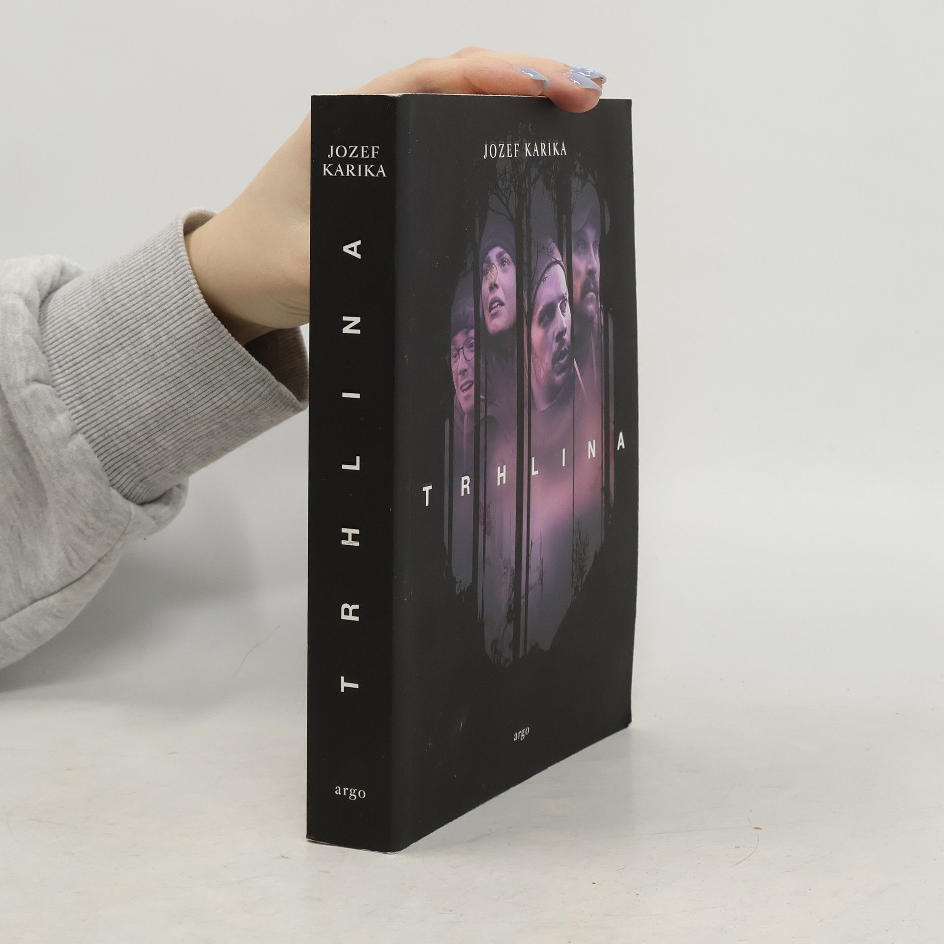 Jozef Karika Trhlina