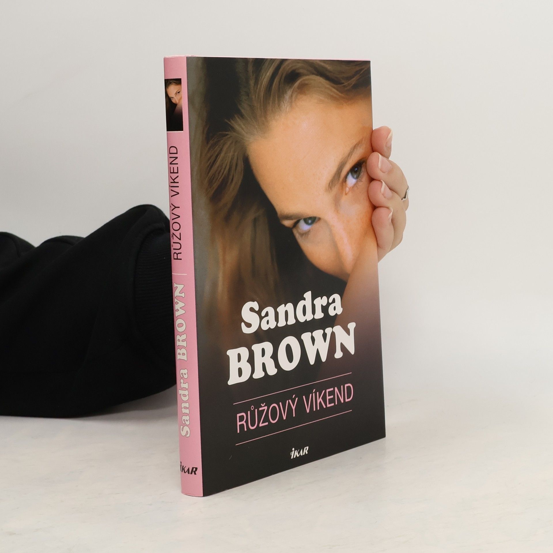 Sandra Brown Růžový víkend