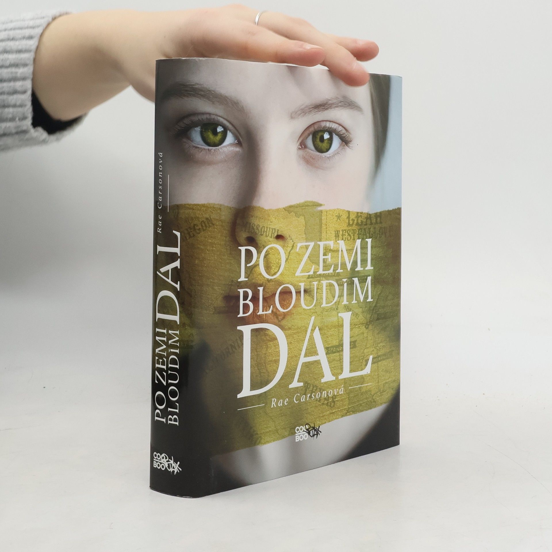 Rae Carson Po zemi bloudím dál