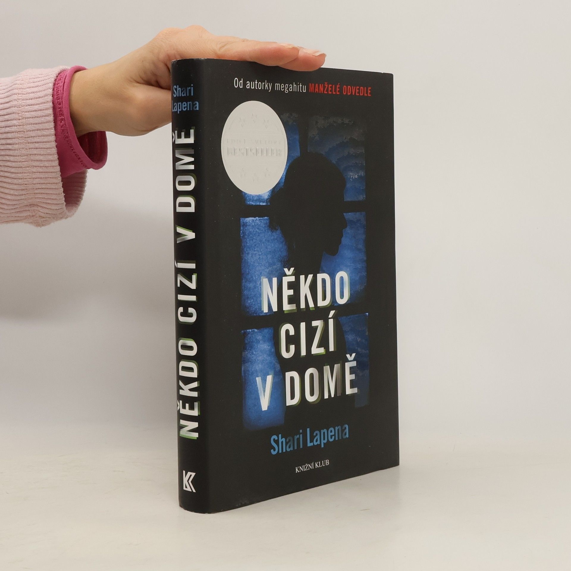 Shari Lapena Někdo cizí v domě