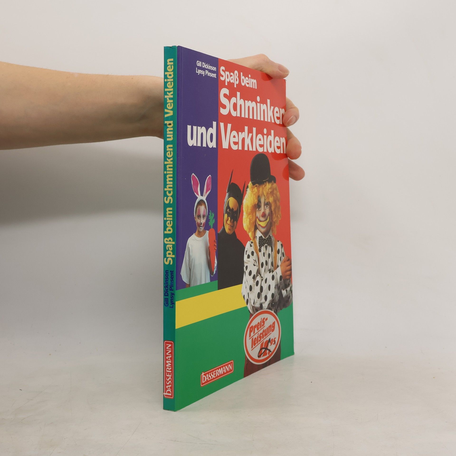 Spass beim Schminken und Verkleiden