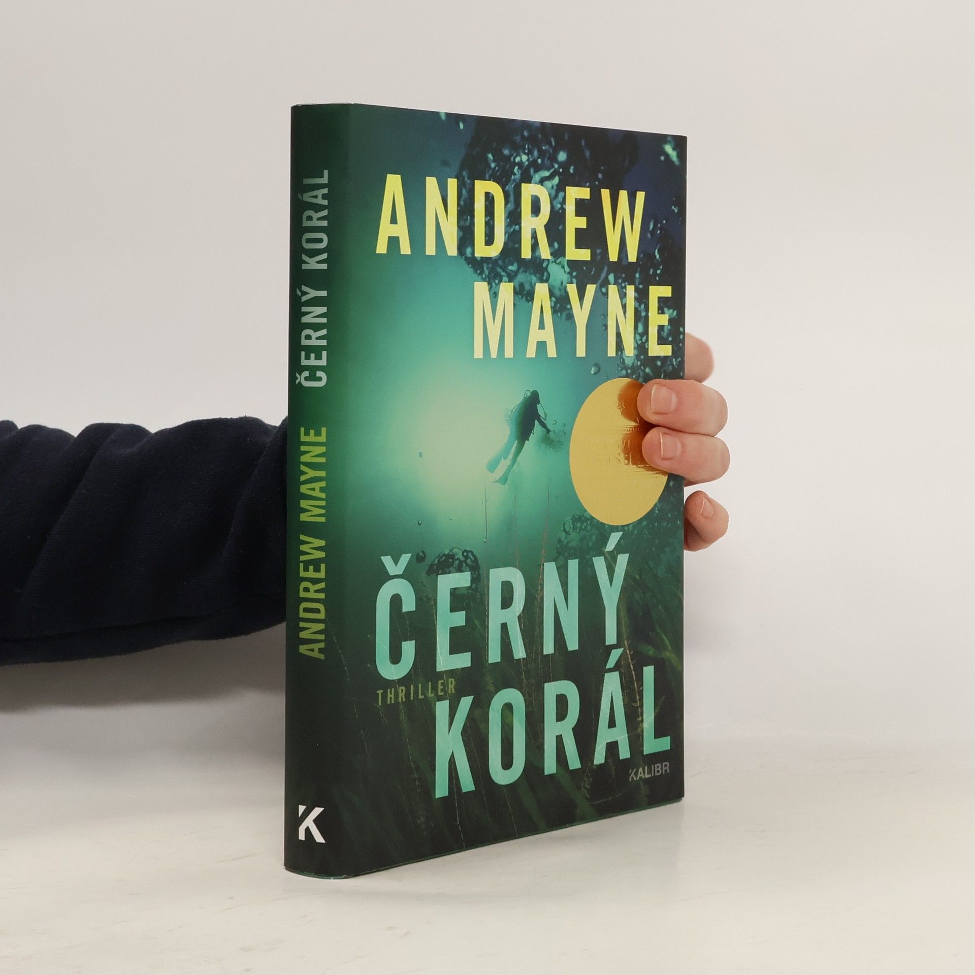 Andrew Mayne Černý korál