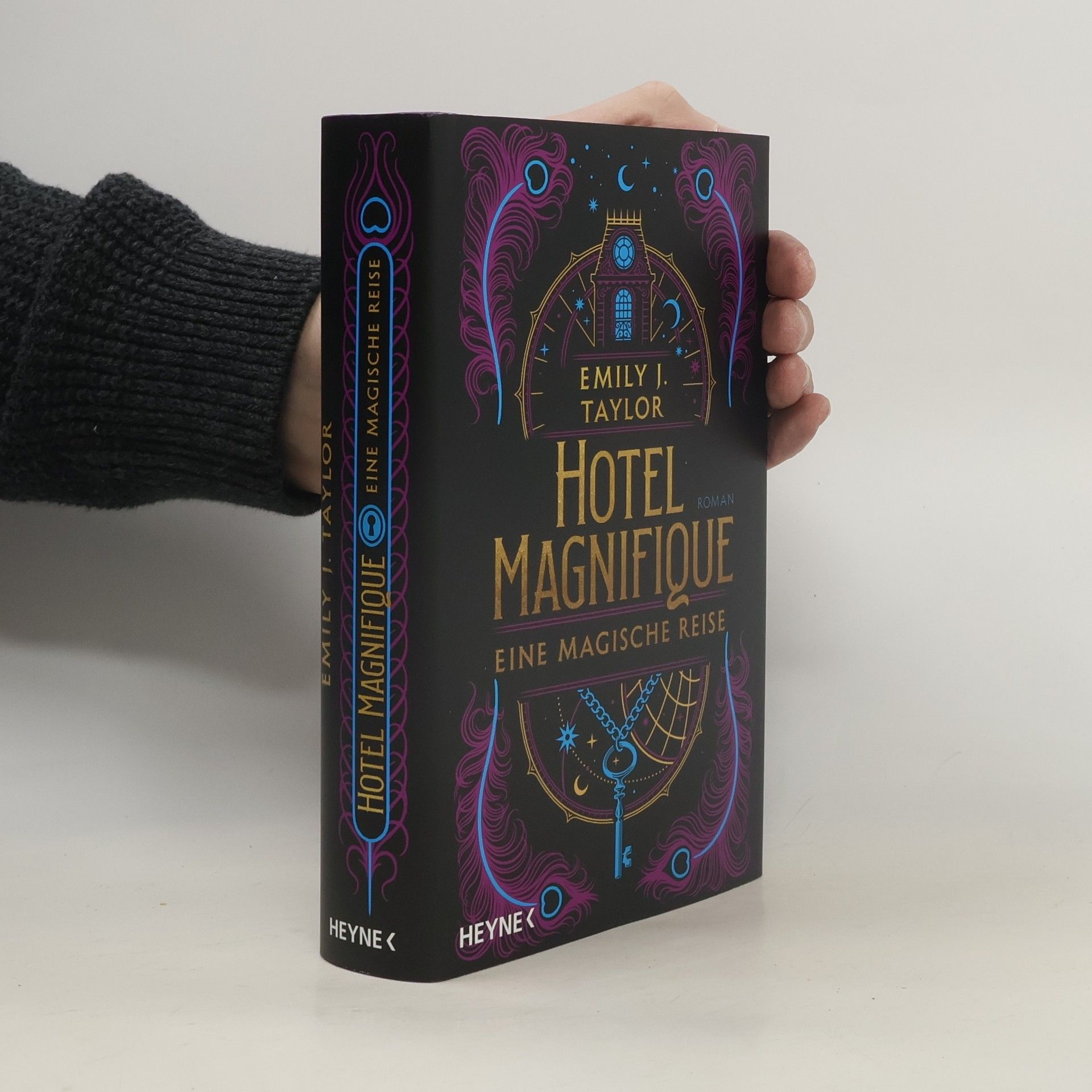 Emily J. Taylor Hotel Magnifique – Eine magische Reise