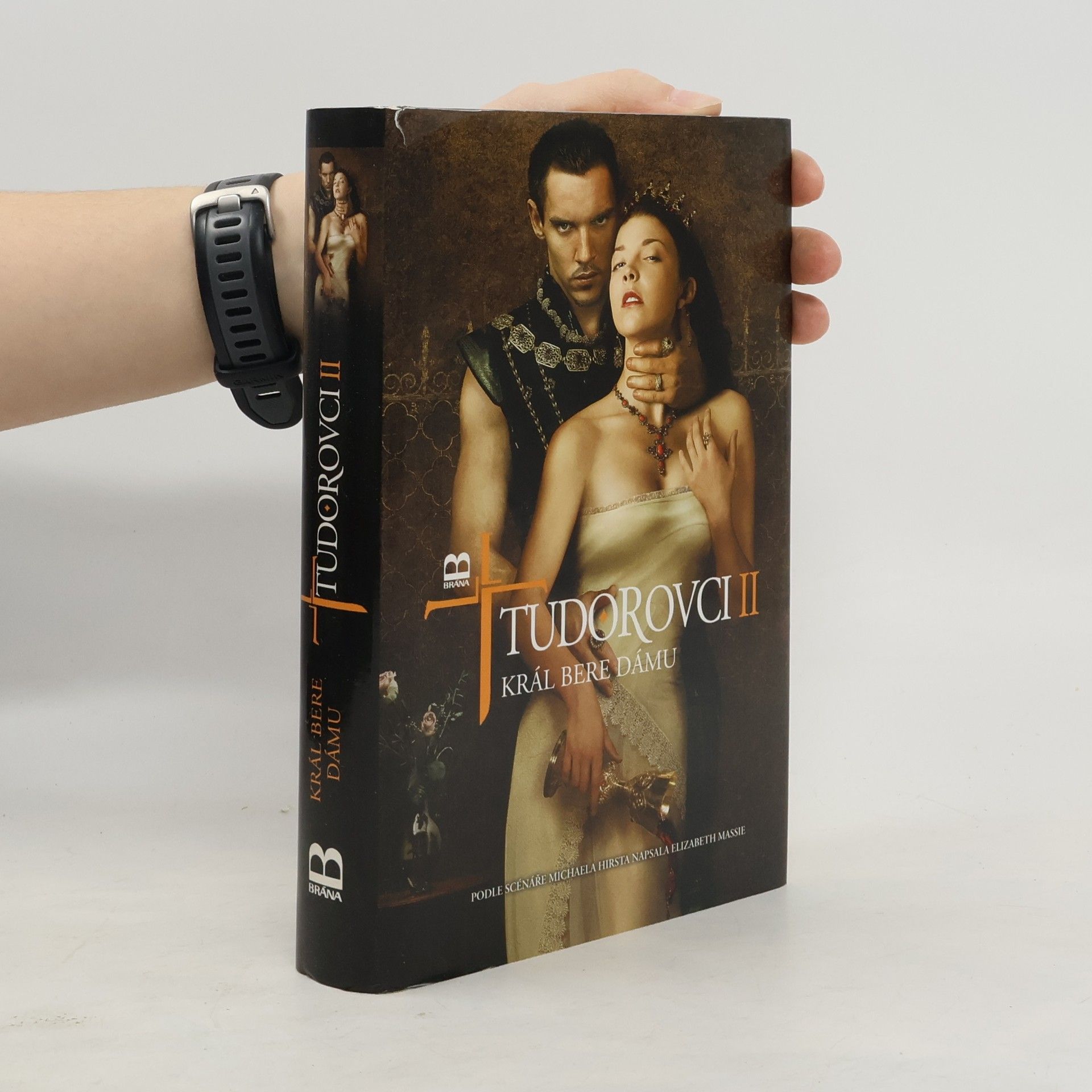 Tudorovci II. Král bere dámu