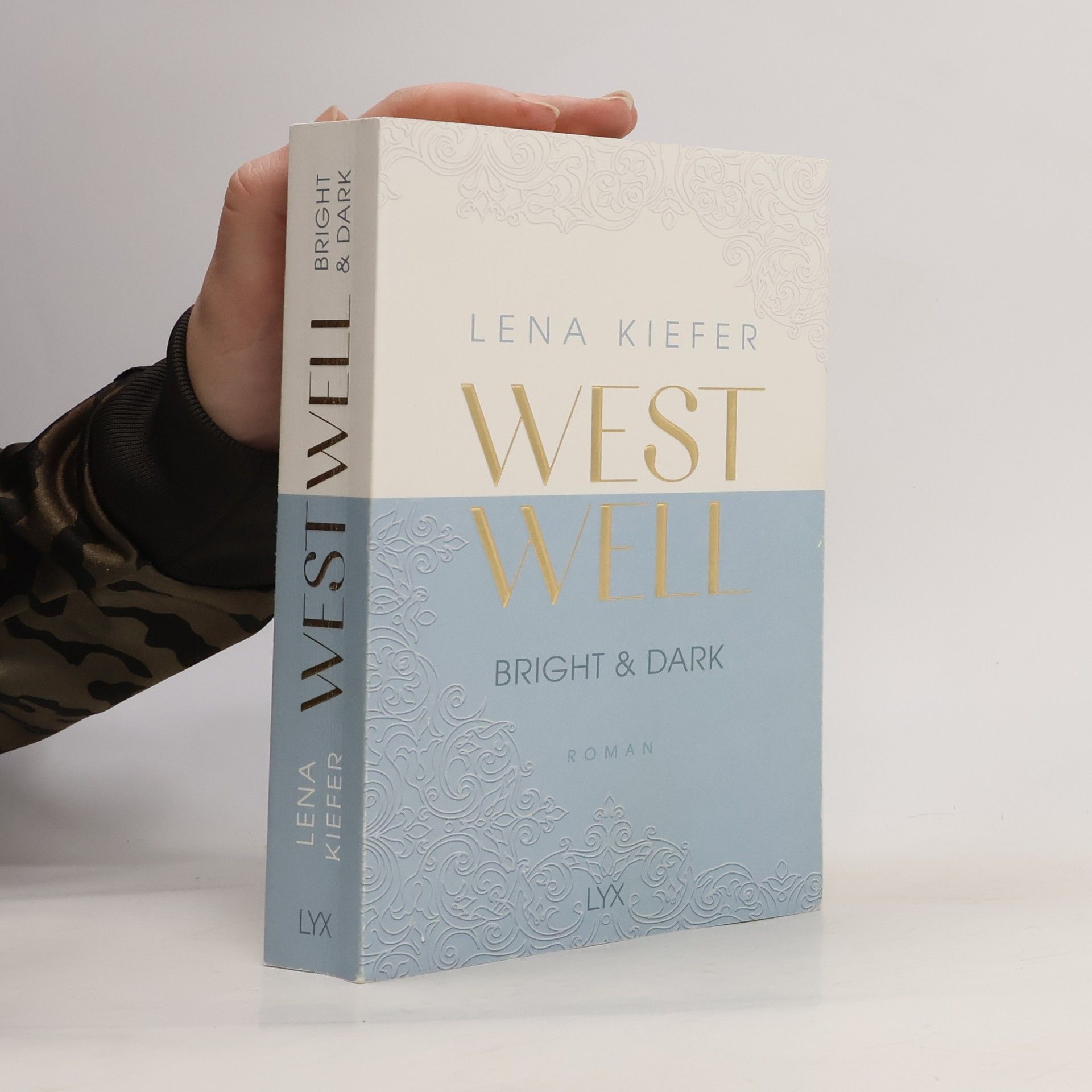 Lena Kiefer Westwell. Bright & Dark