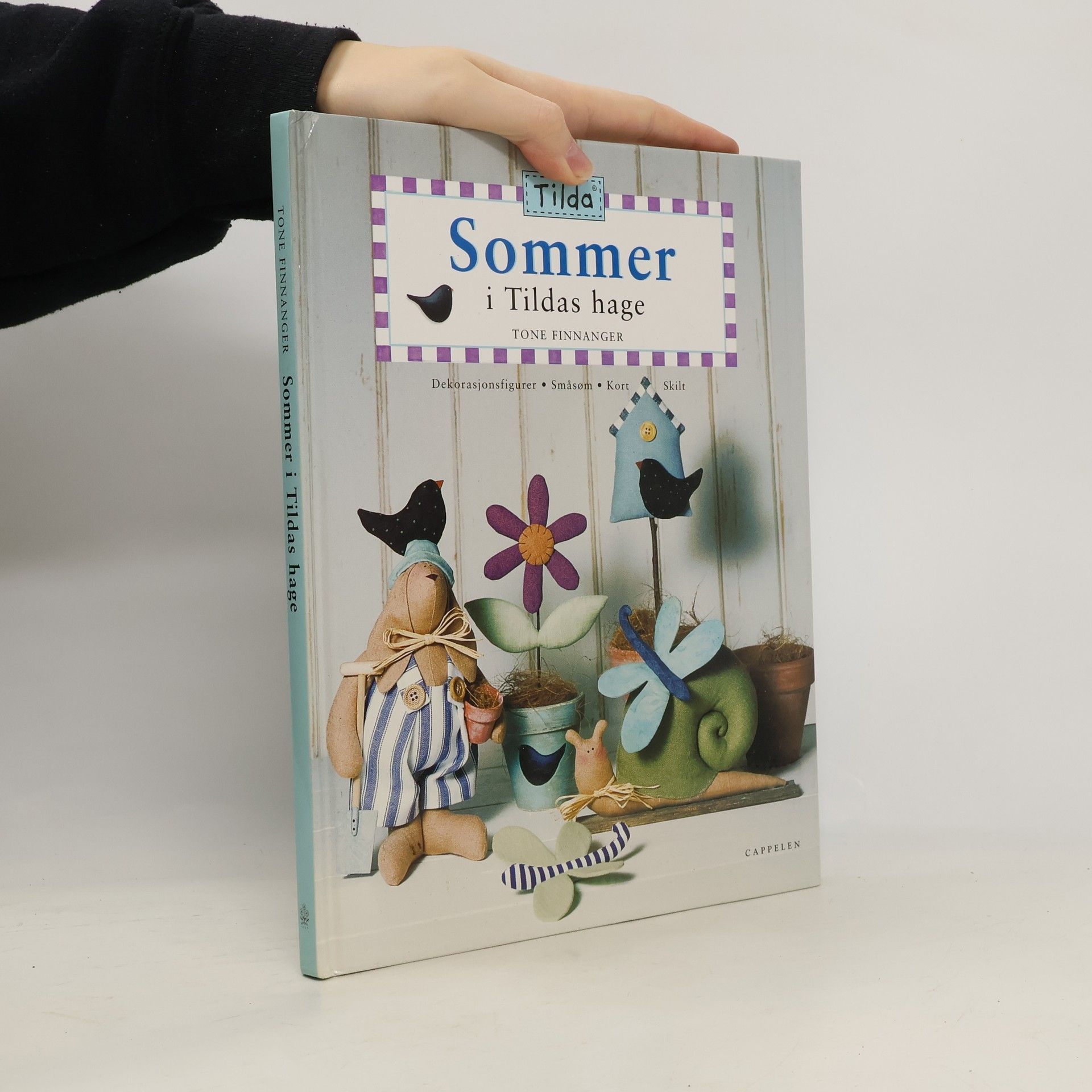 Tone Finnanger Sommer i Tildas hage