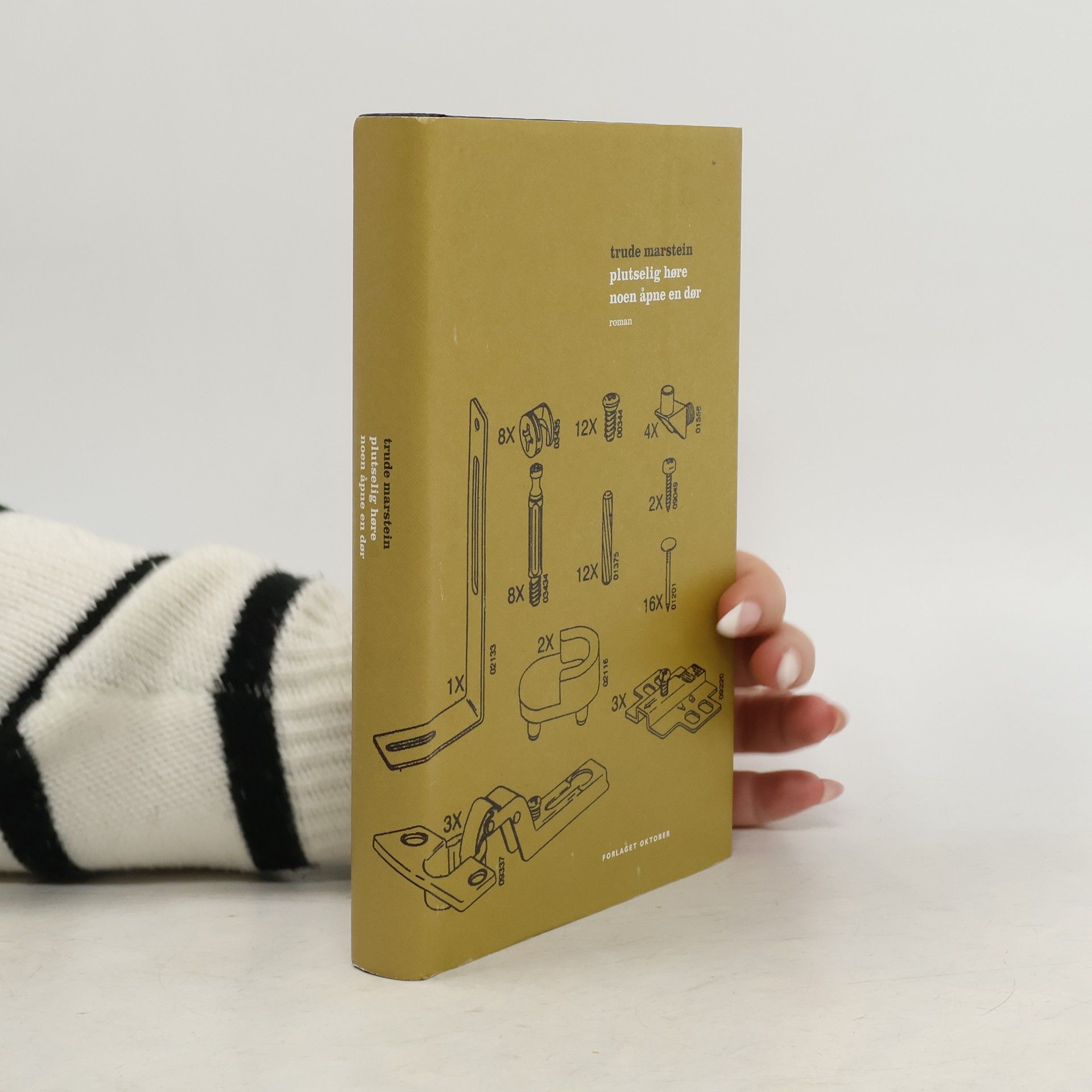 Plutselig høre noen åpne en dør