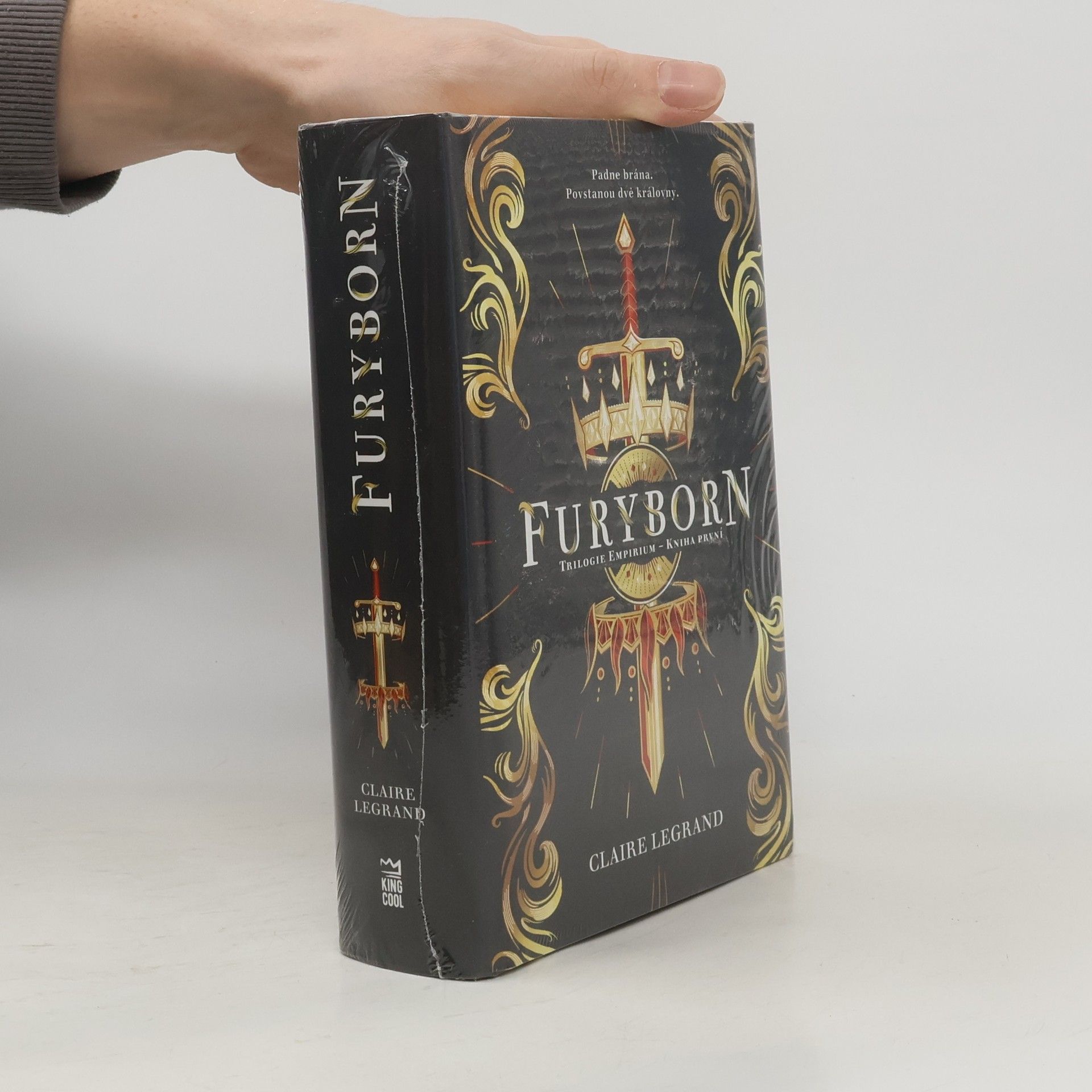Claire Le Grand Furyborn. Trilogie Empirium - kniha první