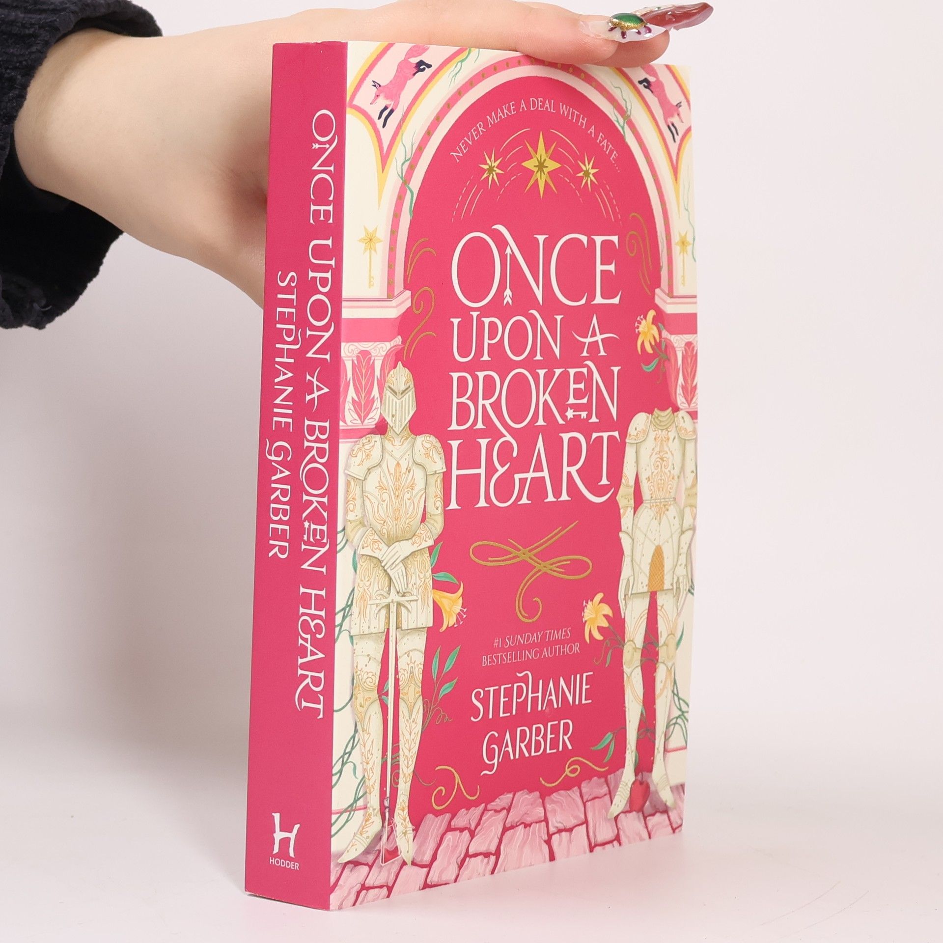 Stephanie Garber Once upon a broken heart