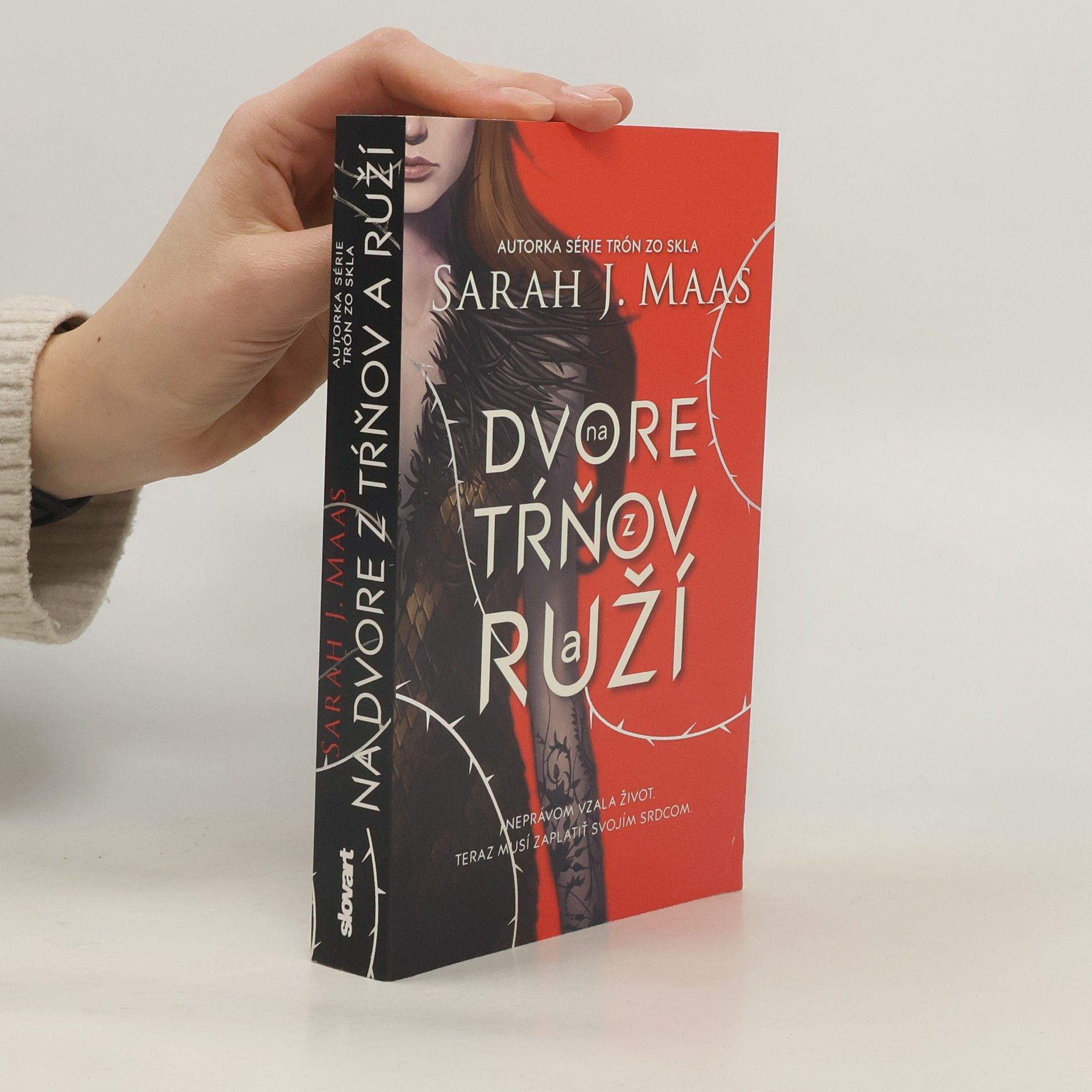 Sarah J. Maas Na dvore z tŕňov a ruží