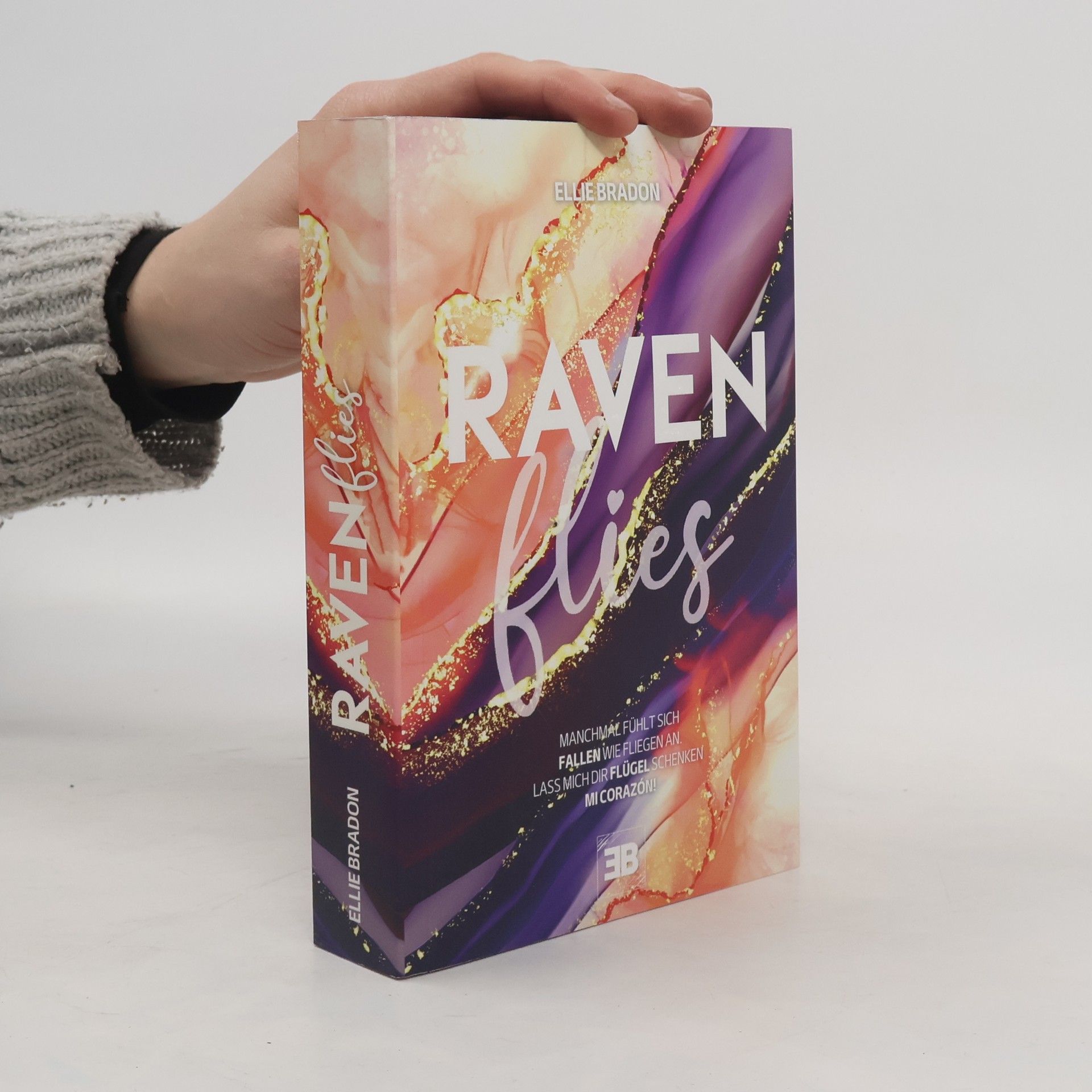 RAVEN flies: Ein verbotener Liebesroman