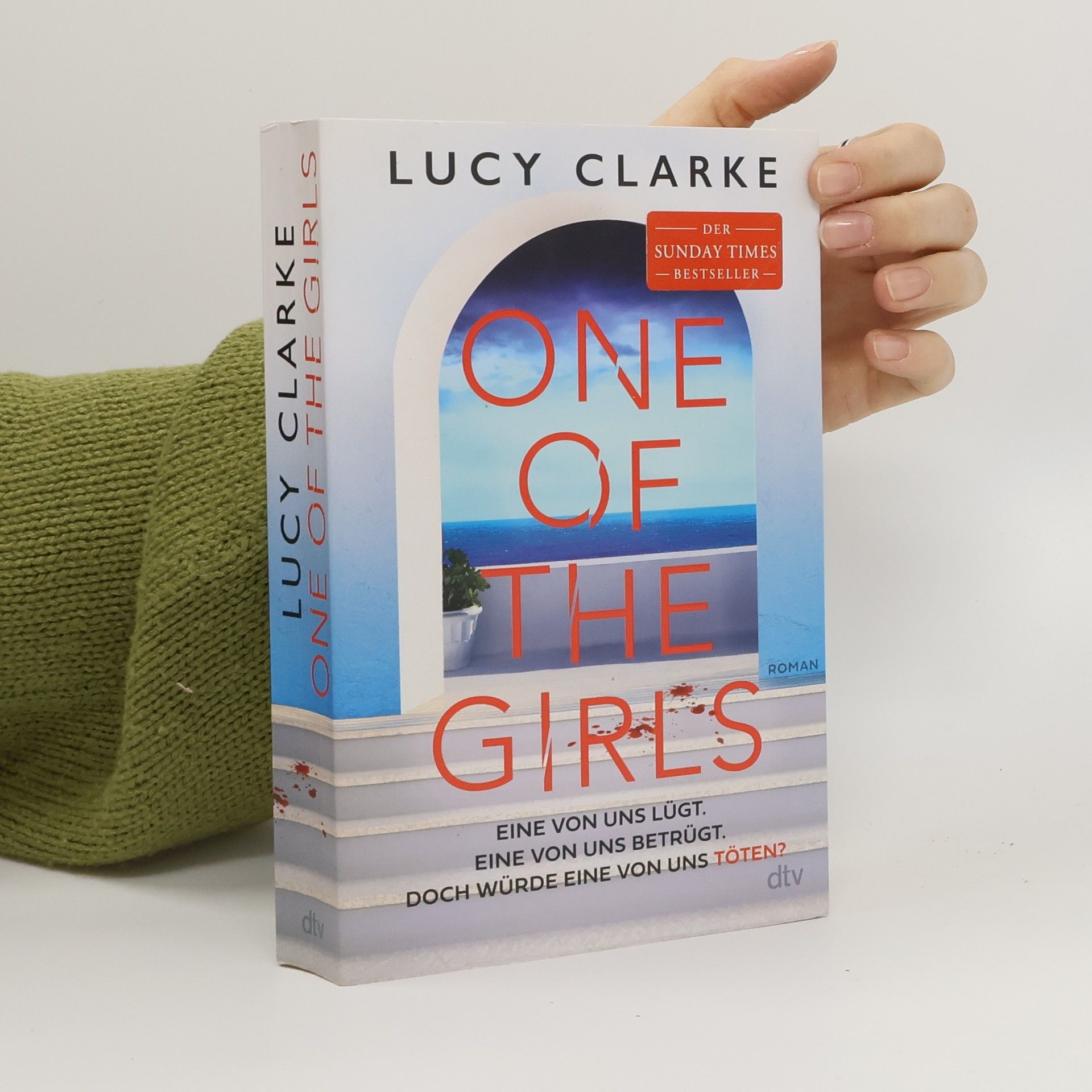 Lucy Clarke One of the Girls