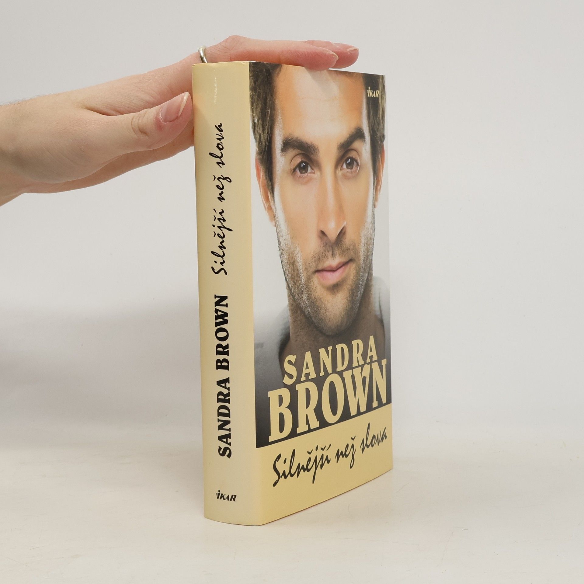 Sandra Brown Silnější než slova