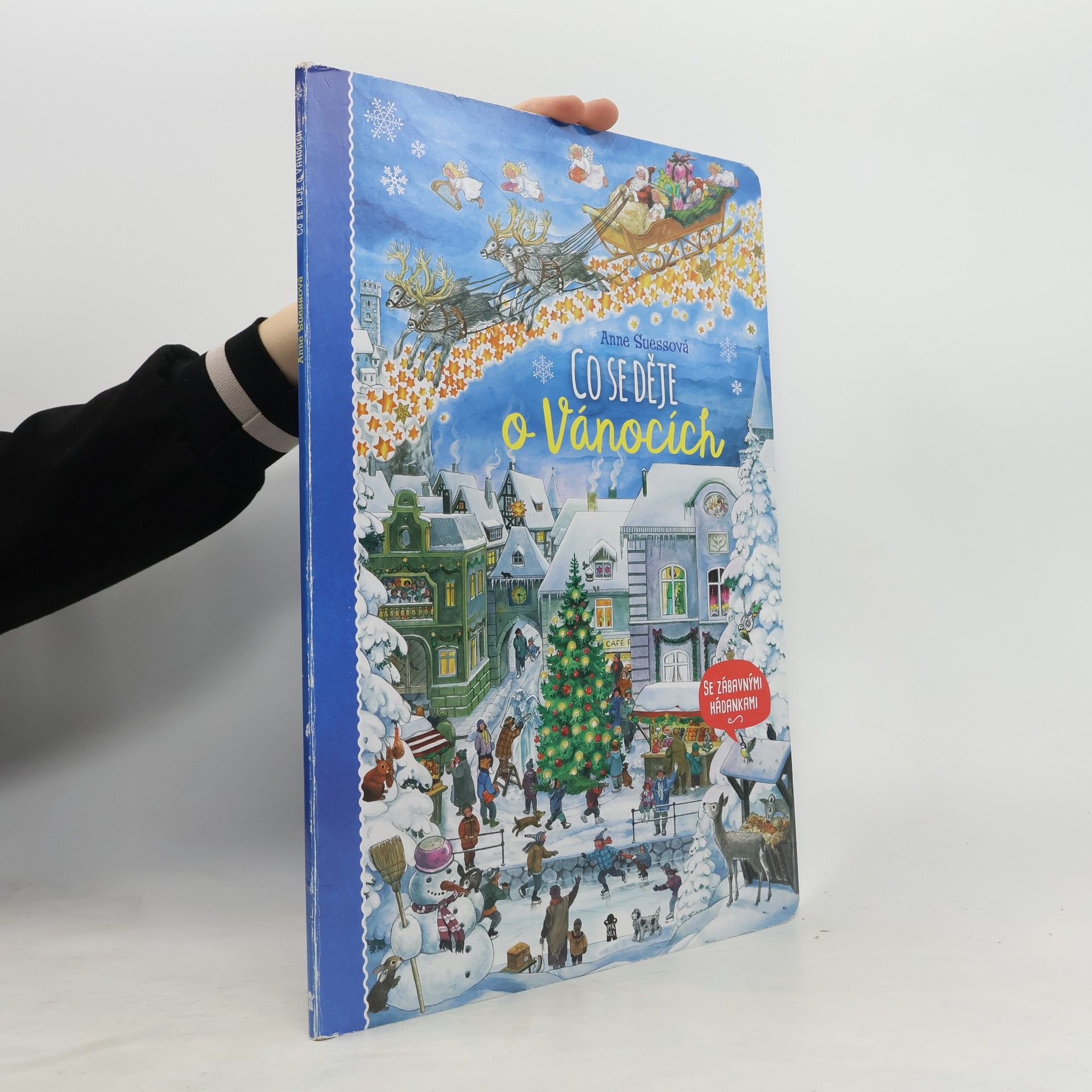 Anne Suess Co se děje o Vánocích : se zábavnými hádankami