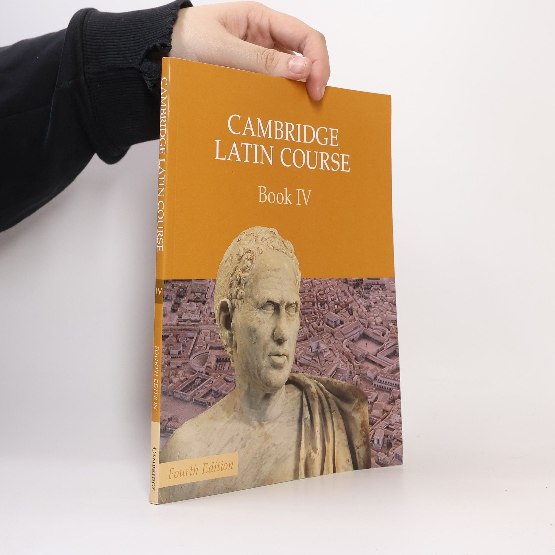 Raghavendra Rau Cambridge Latin Course Book 4 Student's Book