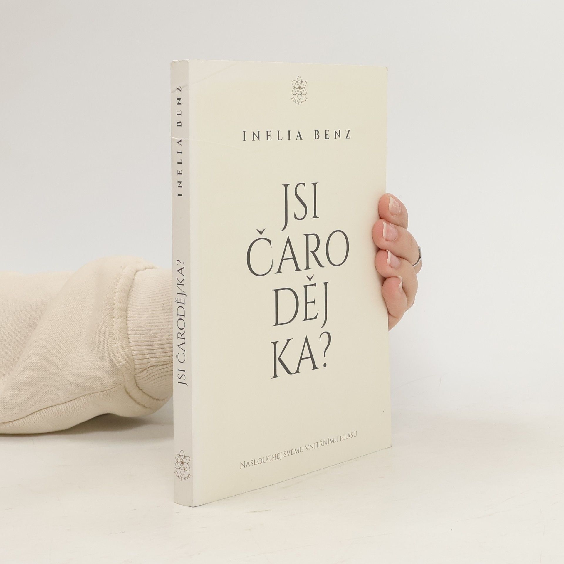 Inelia Benz Jsi Čarodějka?