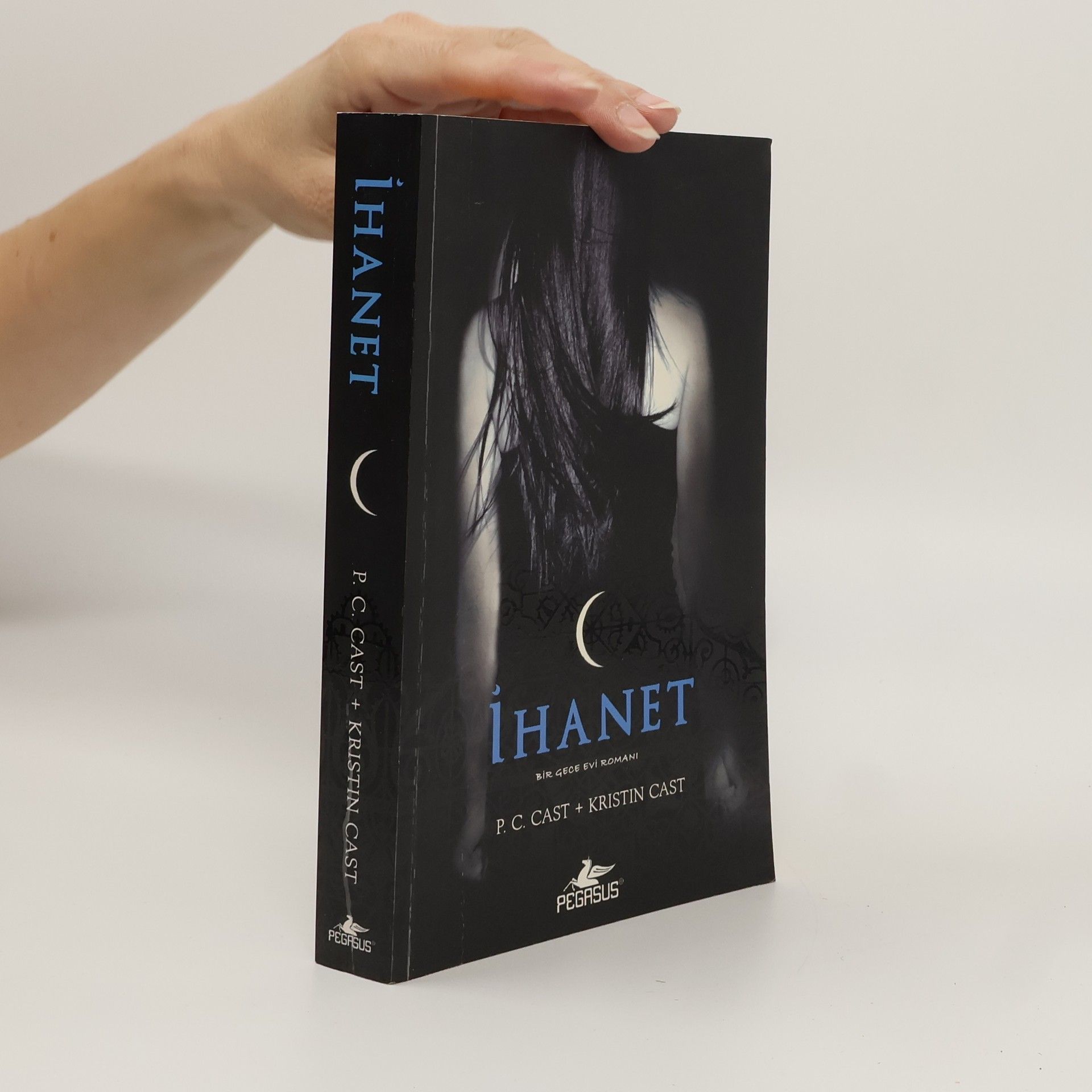 Phyllis Christine Cast Gece Evi Serisi - 2: İhanet