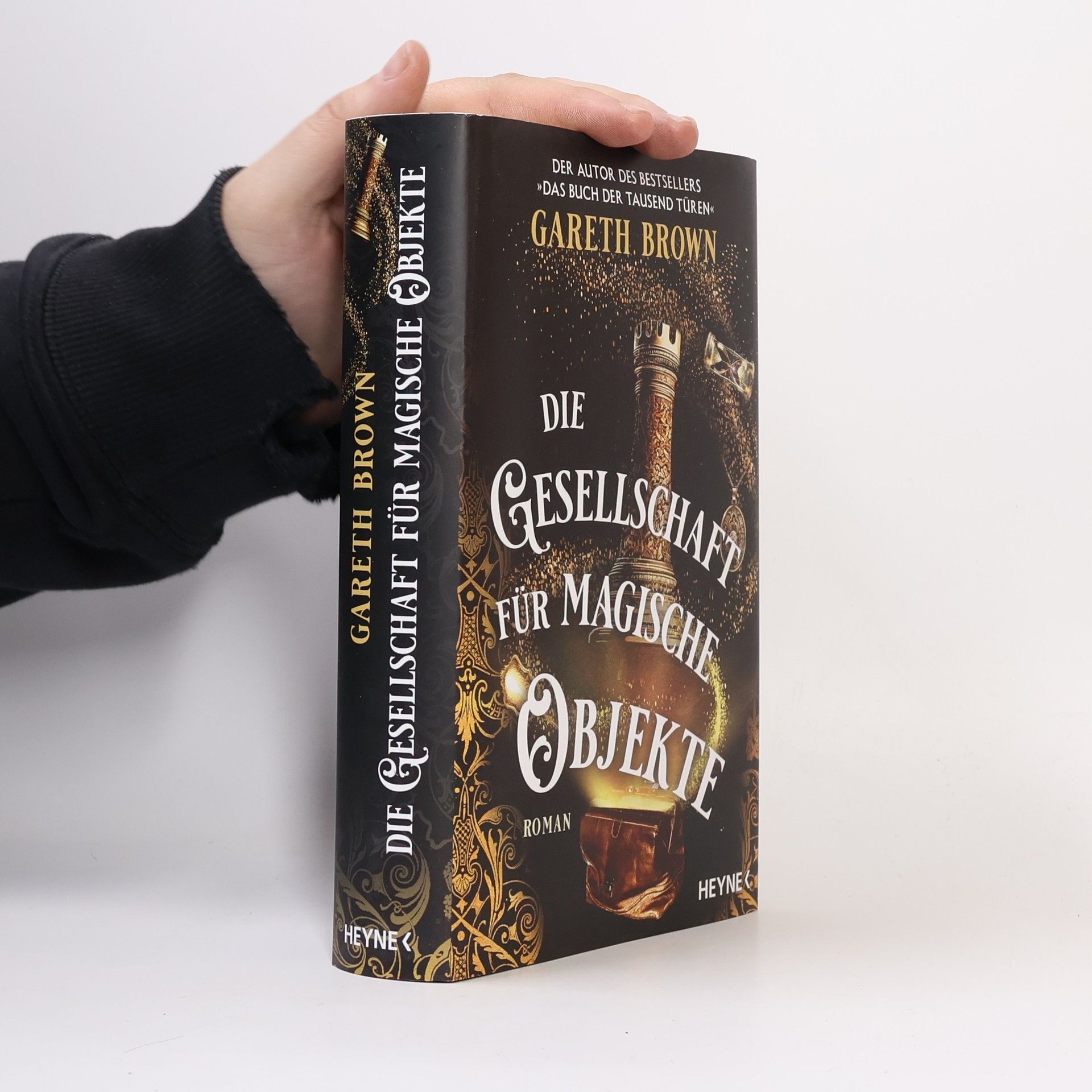 Gareth Brown Die Gesellschaft für magische Objekte