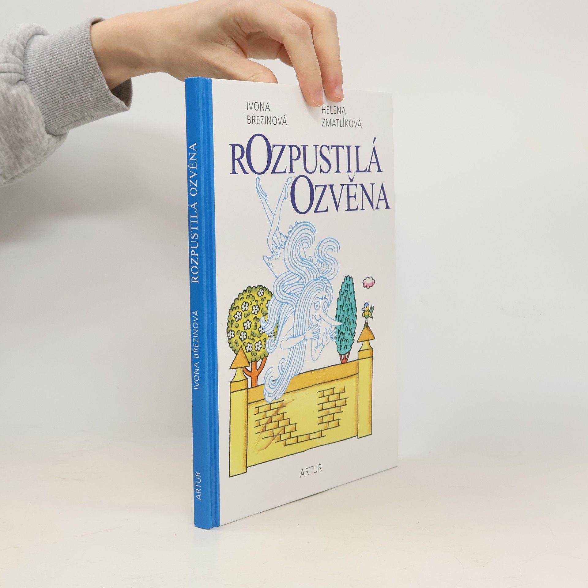 Ivona Březinová Rozpustilá ozvěna