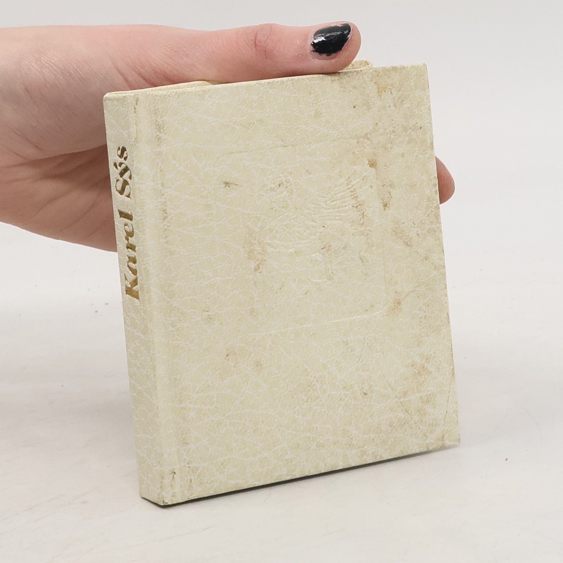 Karel Sýs Newton za neúrody jablek