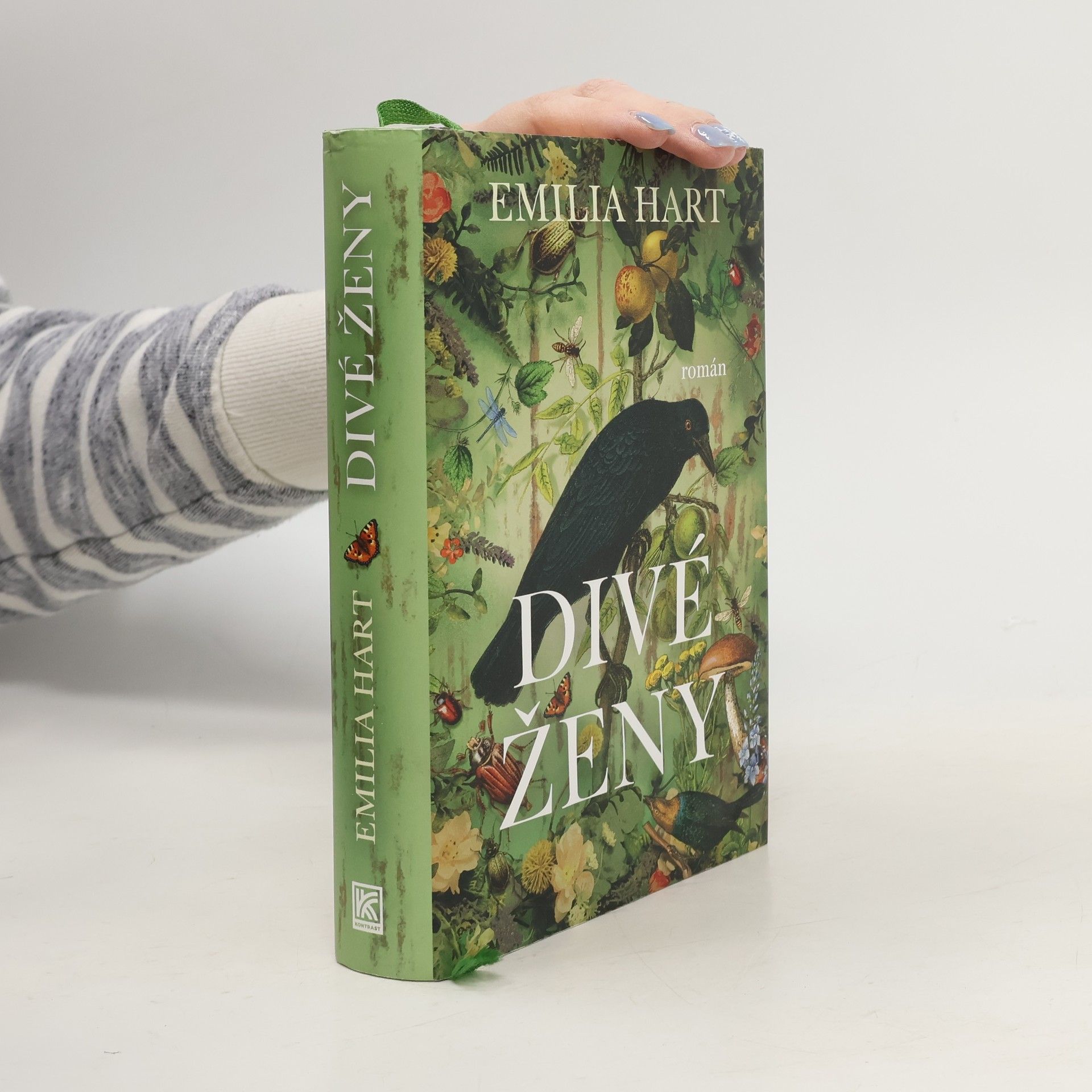 Emilia Hart Divé ženy