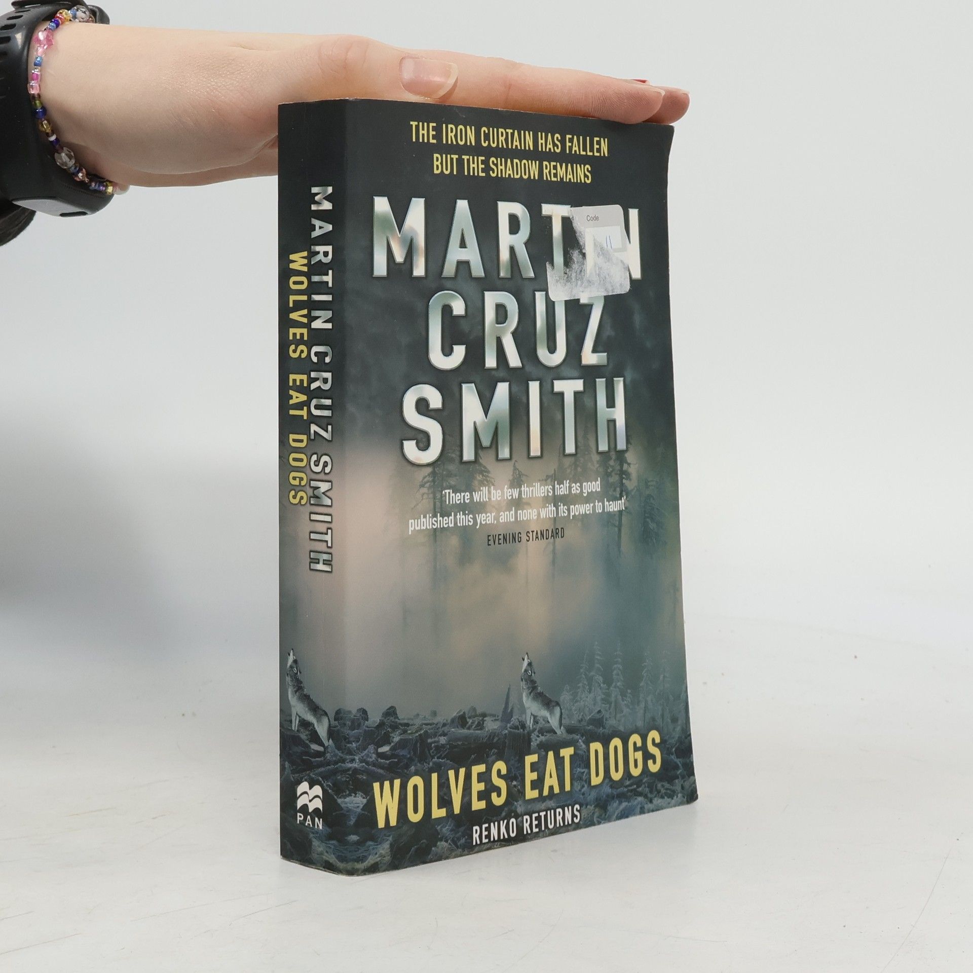 Martin Cruz-Smith Wolves Eat Dogs