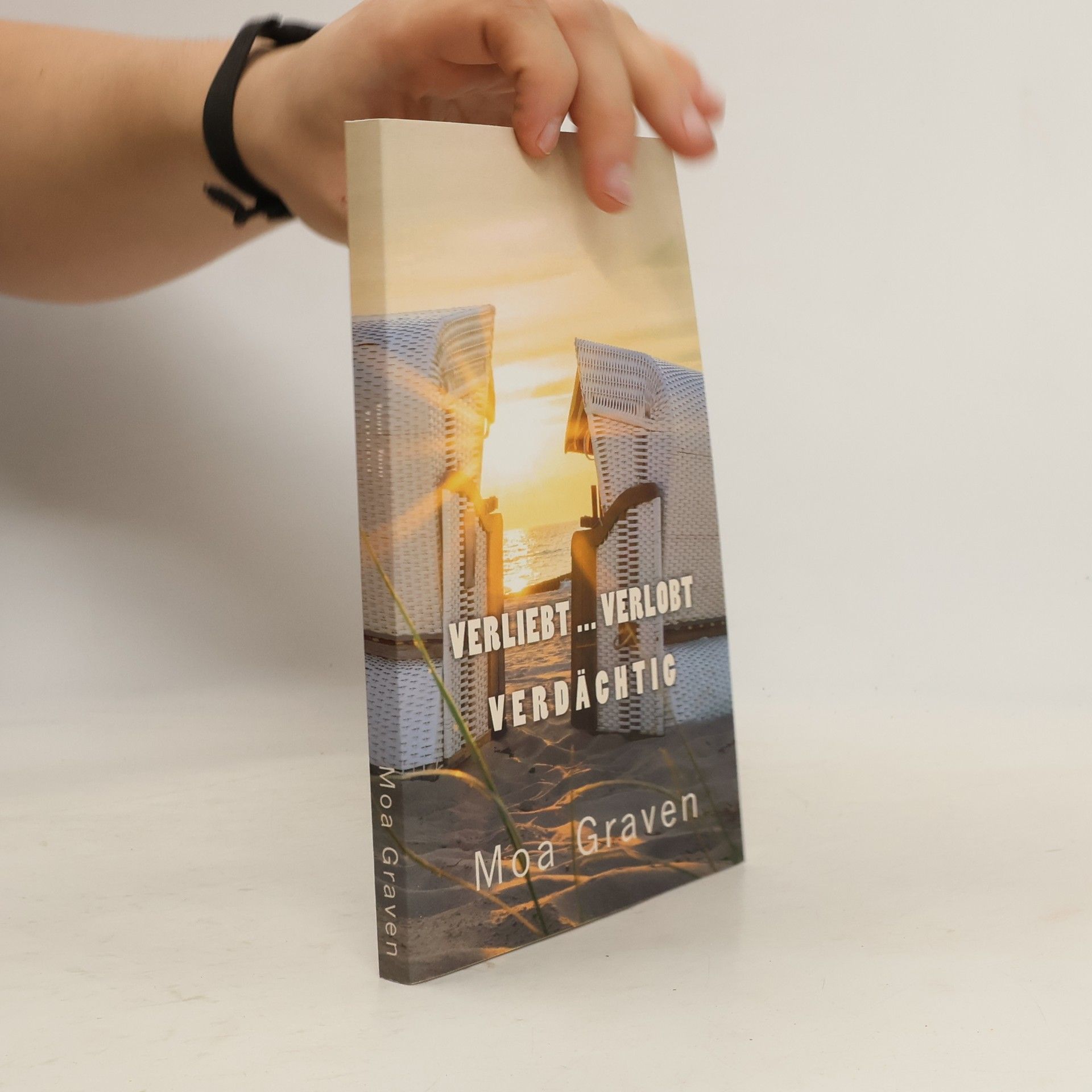 Verliebt ... verlobt ... verdächtig