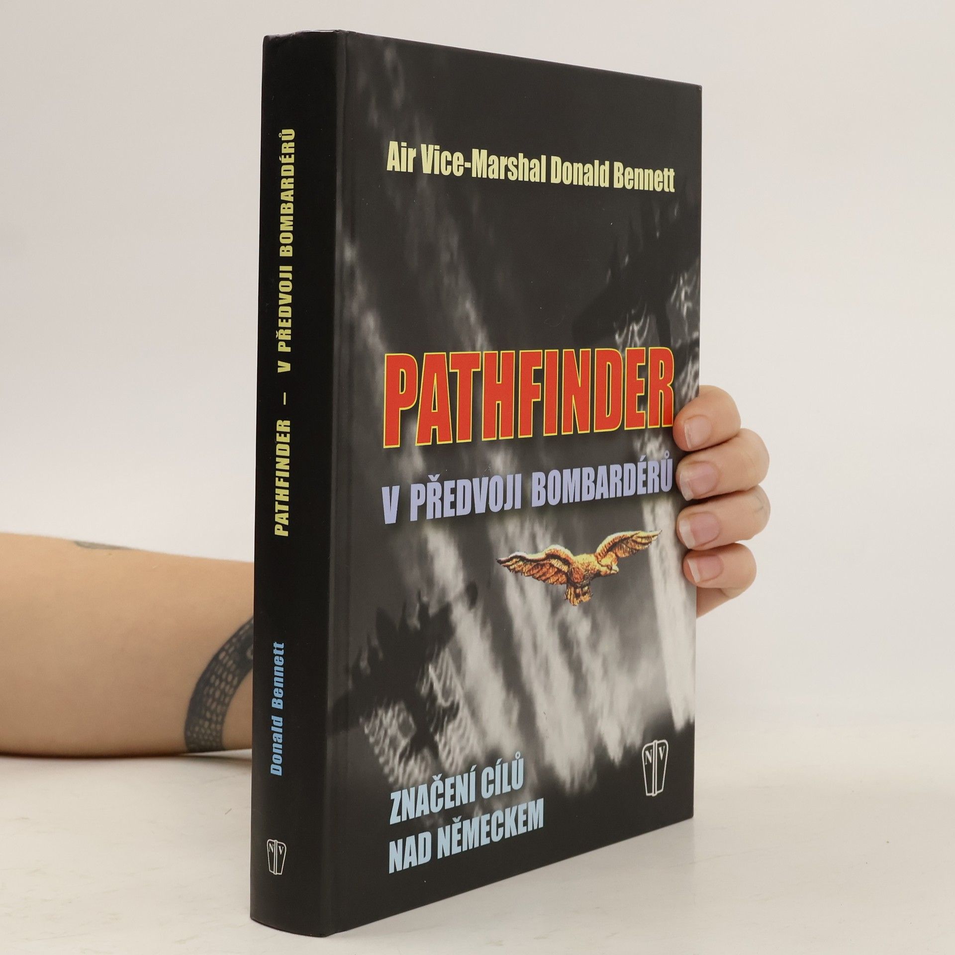 Donald Clifford Tyndall Bennett Pathfinder. V předvoji bombardérů