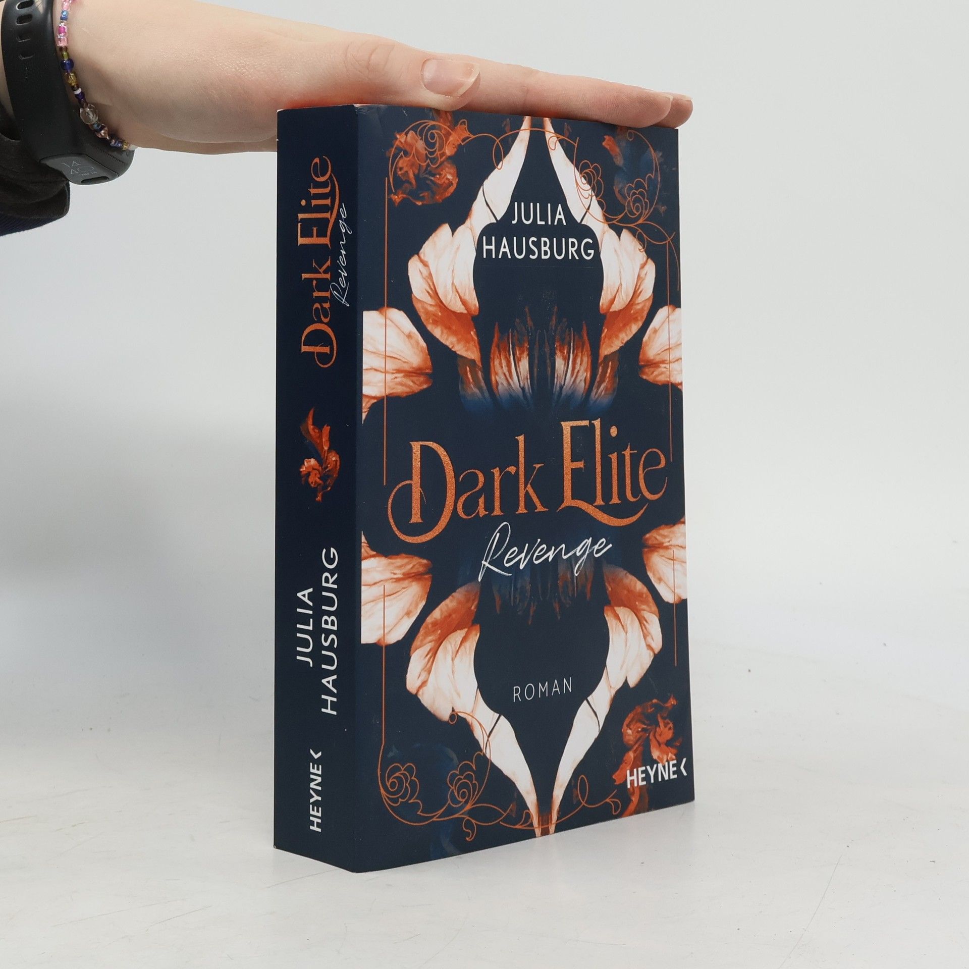 Julia Hausburg Dark Elite – Revenge