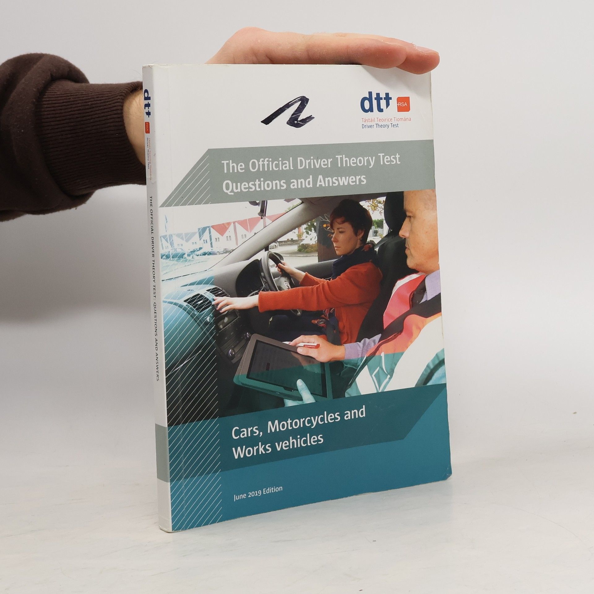 AA.VV. The Official Driver Theory Test Questions and Answers
