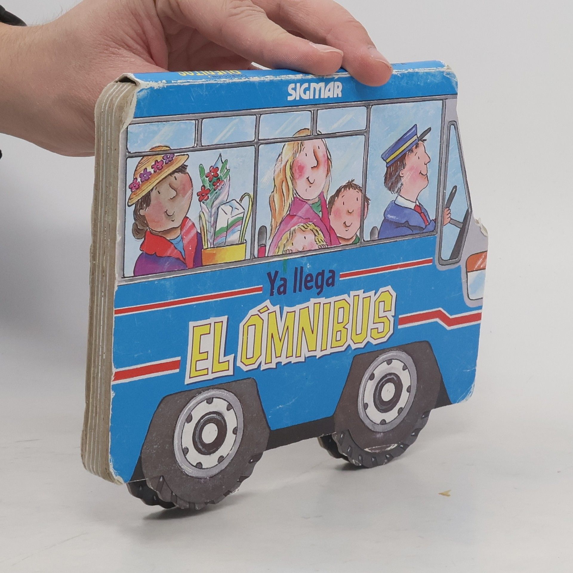 Maura Gaetan Rueditas/ Little Wheels: El Ómnibus