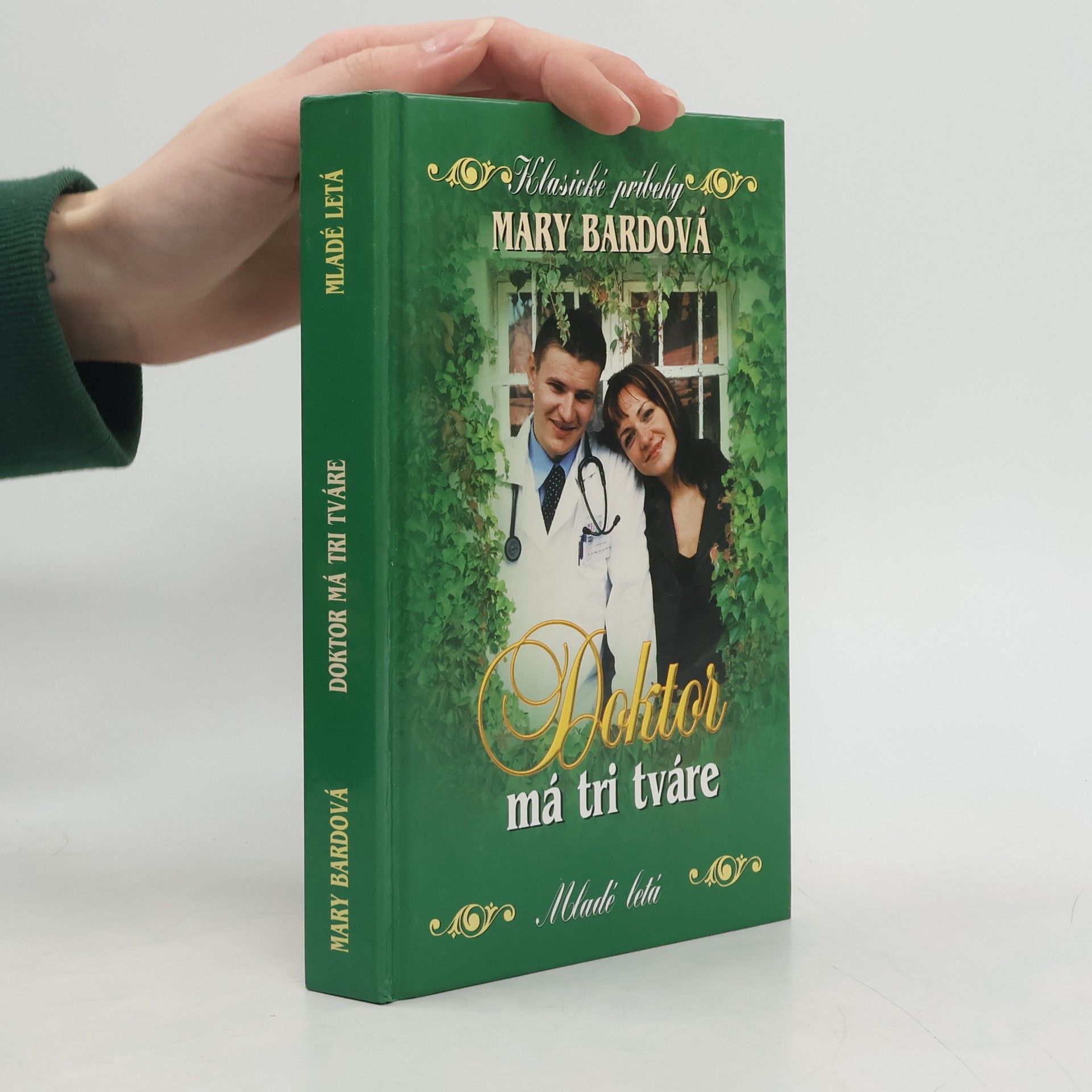 Mary Bard Doktor má tri tváre