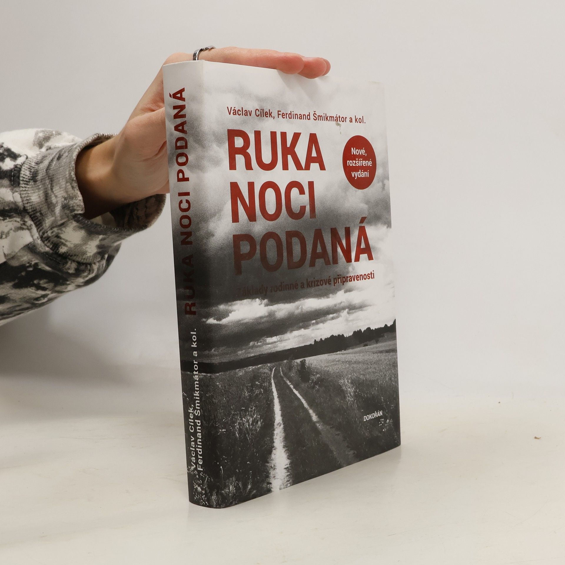 Ruka noci podaná - Základy rodinné a krizové připravenosti