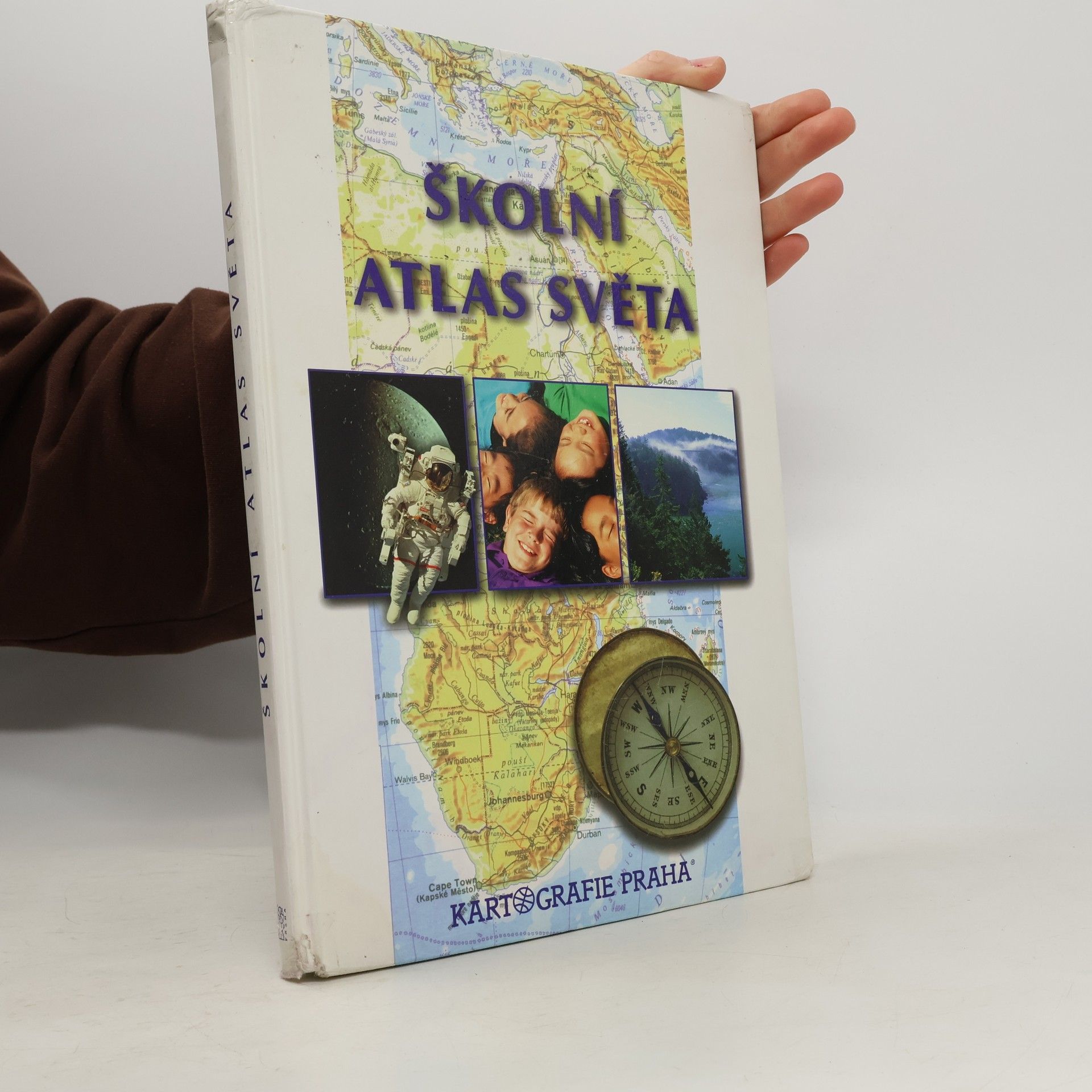 Kolektiv autorů Školní atlas světa