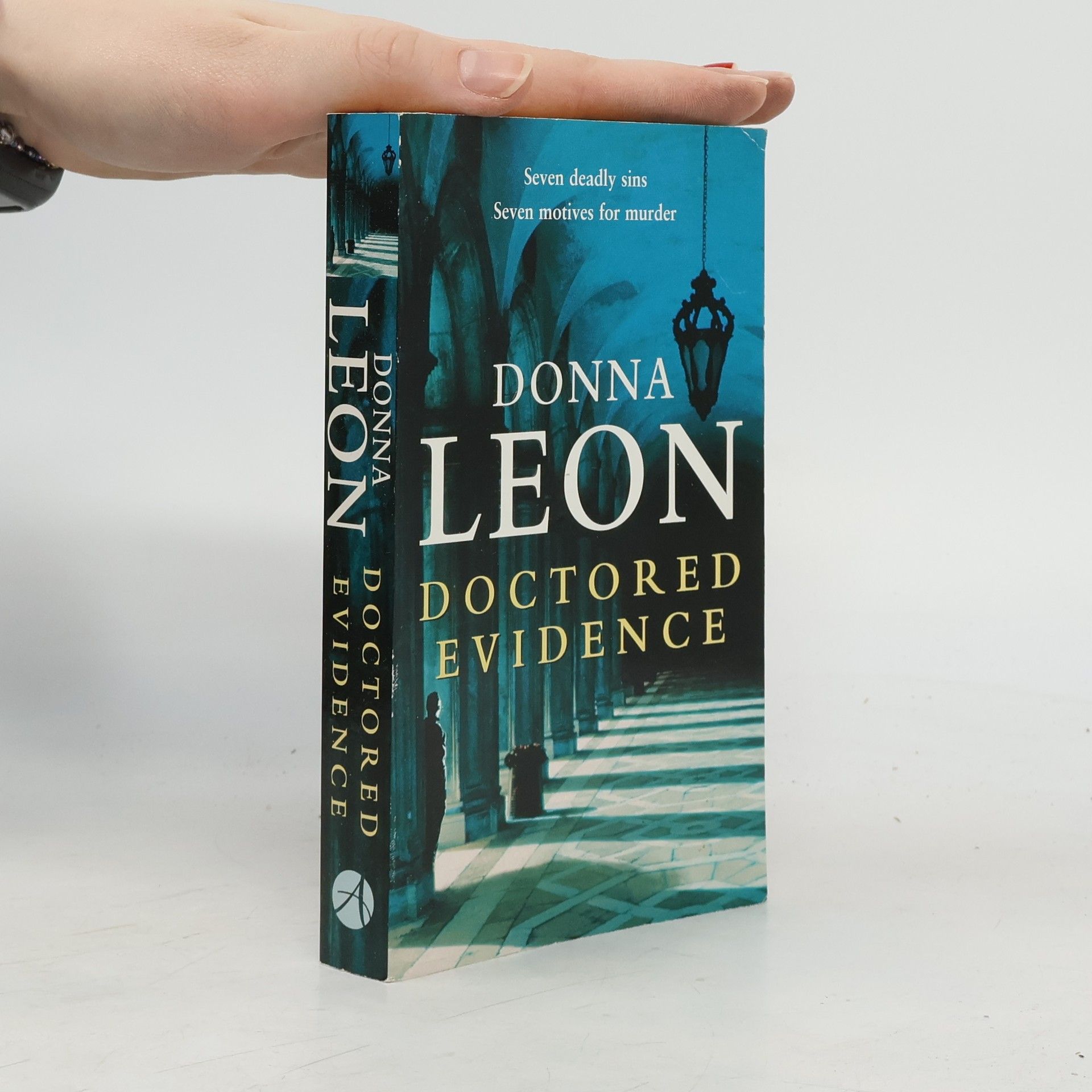 Donna Leon Doctored evidence
