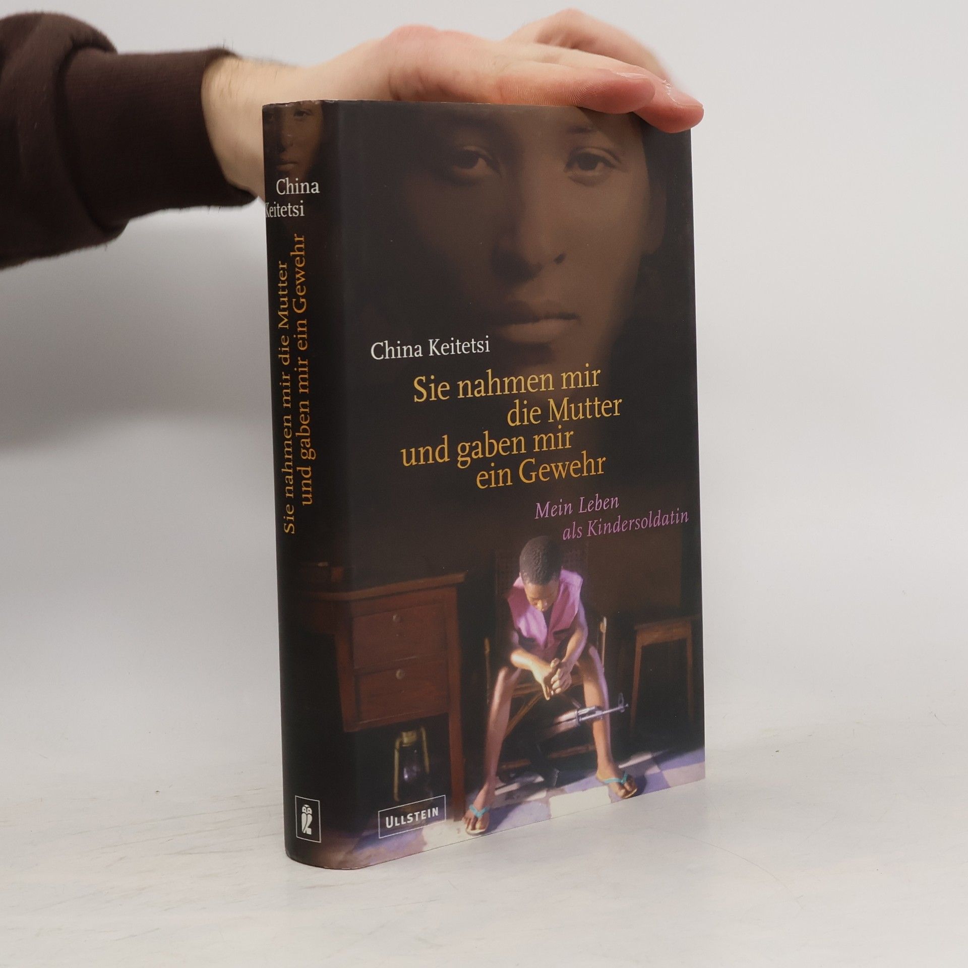 China Keitetsi Sie nahmen mir die Mutter und gaben mir ein Gewehr