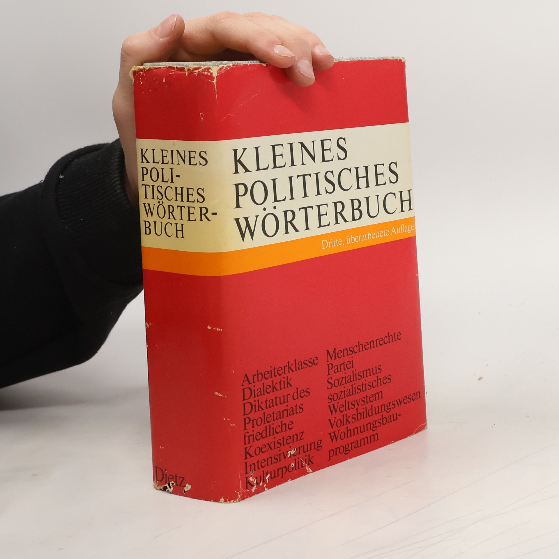 Auteurscollectief Kleines Politisches Wörterbuch