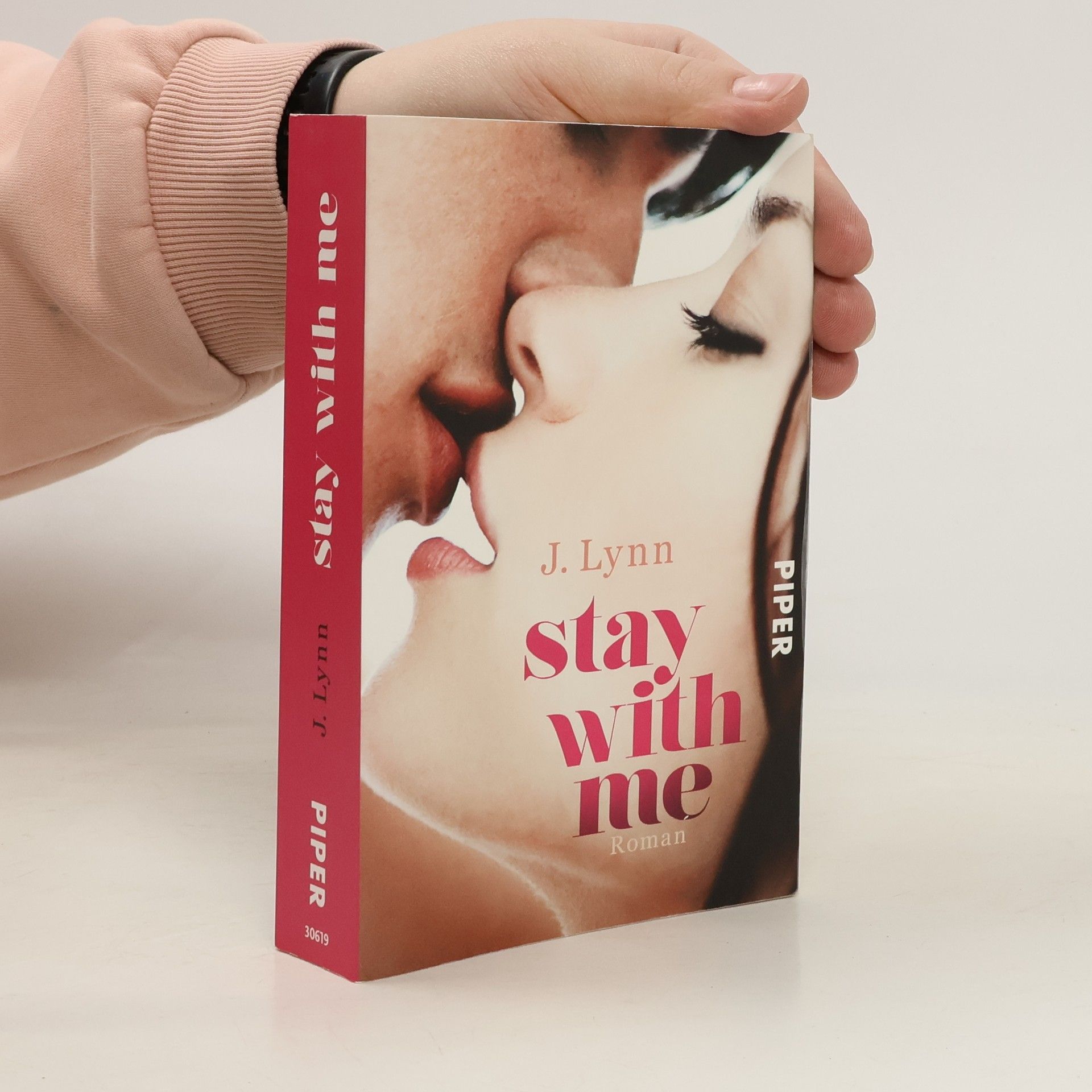 Jennifer Armentrout Stay with me
