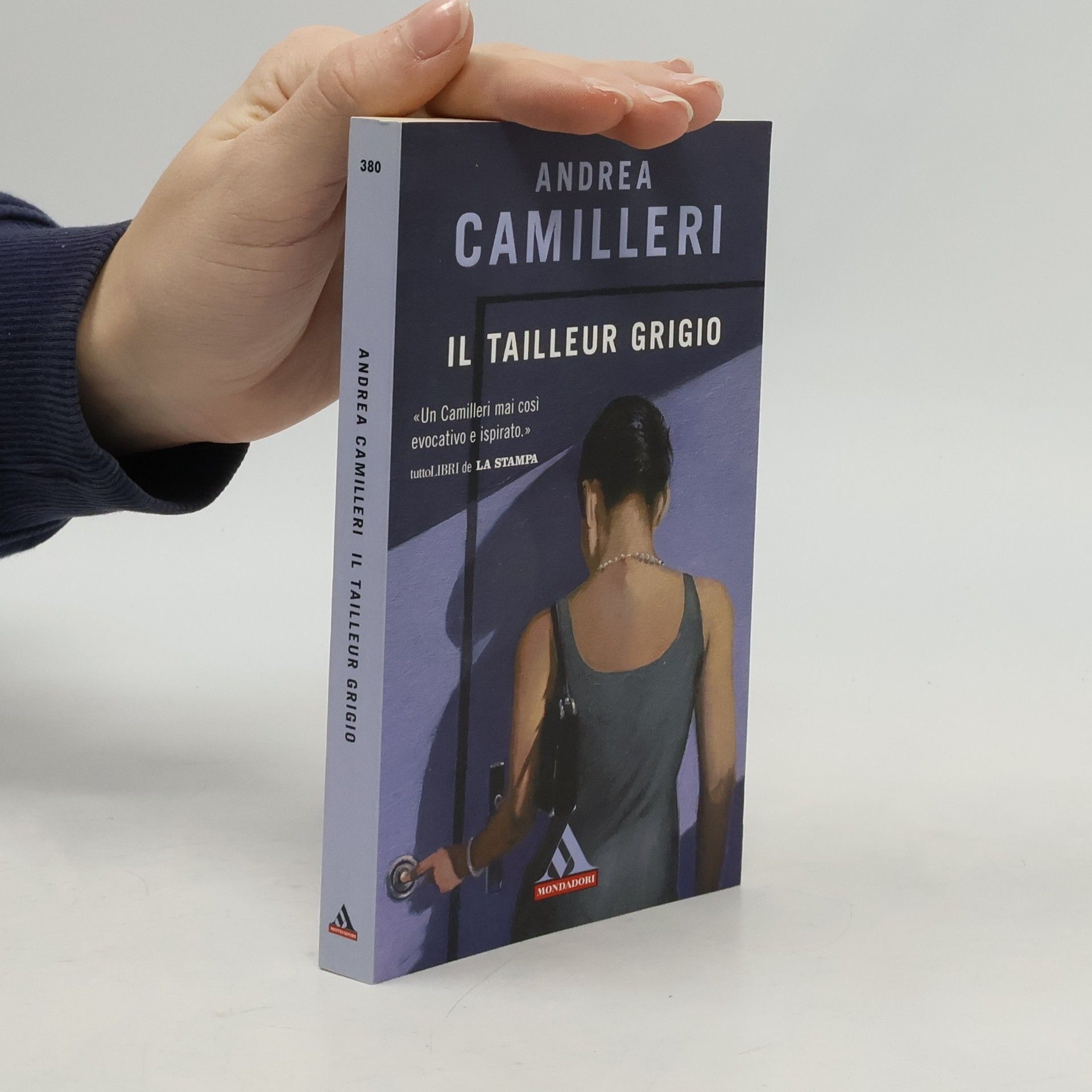 Andrea Camilleri Il tailleur grigio