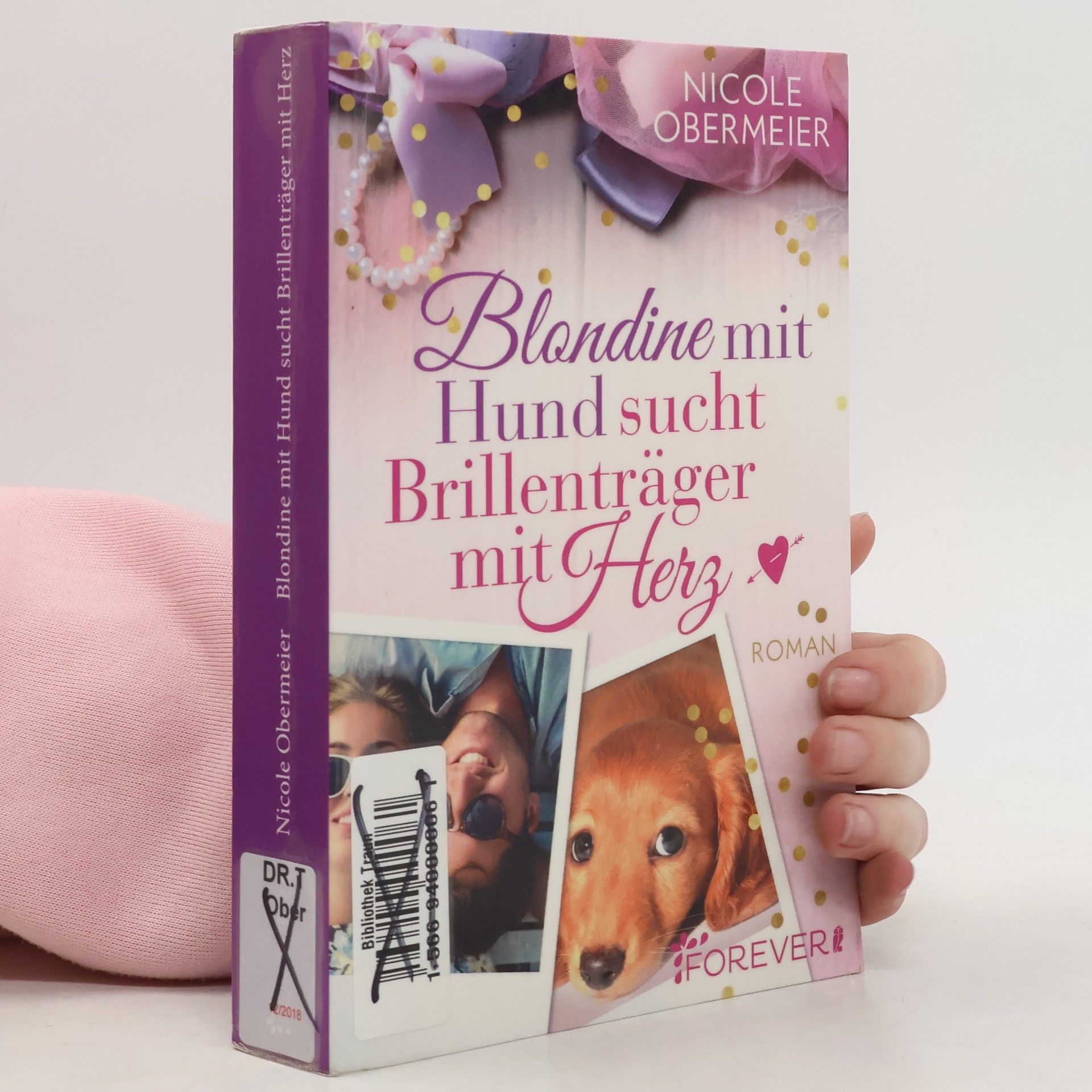 Nicole Obermeier Blondine mit Hund sucht Brillenträger mit Herz