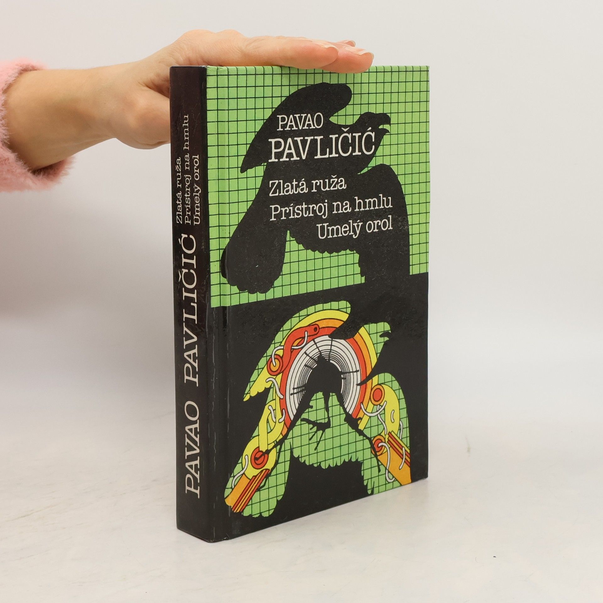 Zlatá ruža. Prístroj na hmlu. Umelý orol