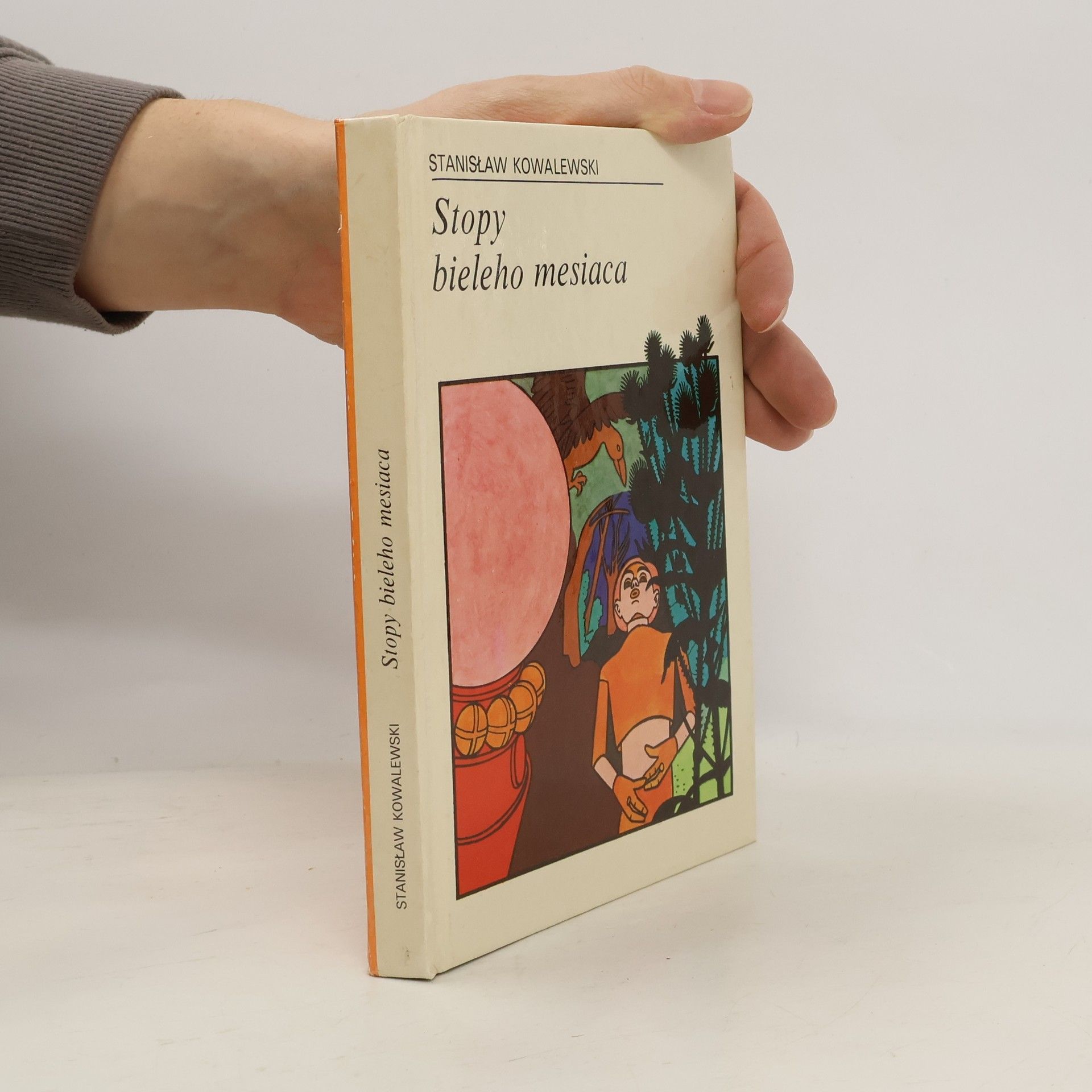 Stopy bieleho mesiaca