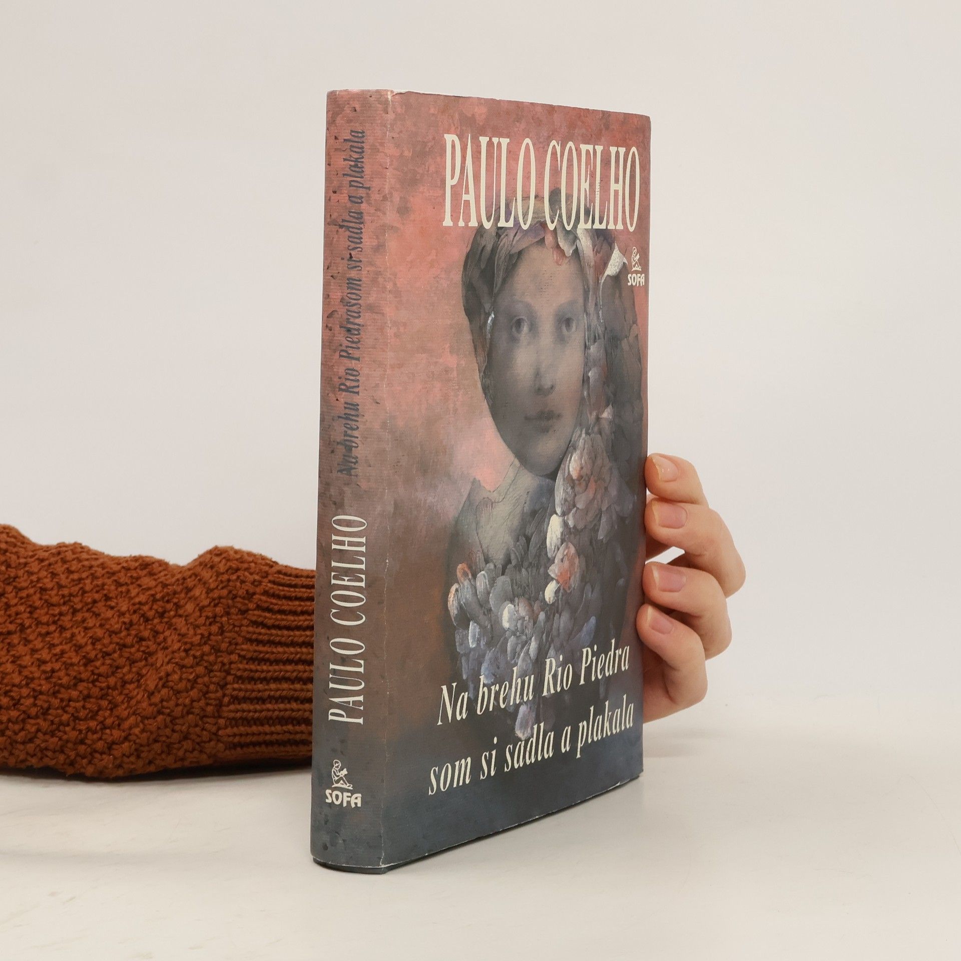 Paulo Coelho Na brehu Rio Piedra som si sadla a plakala