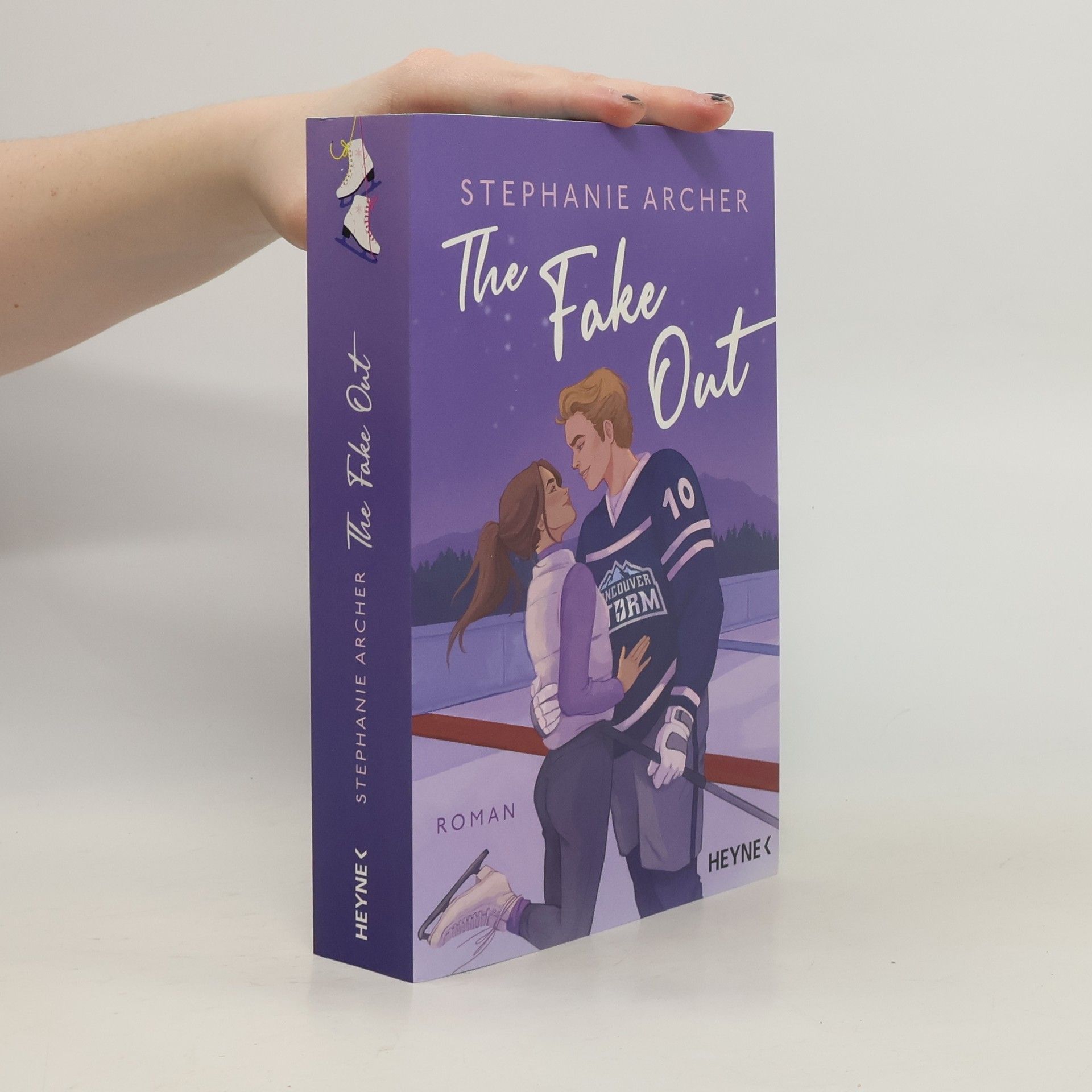 Stephanie Archer The Fake Out