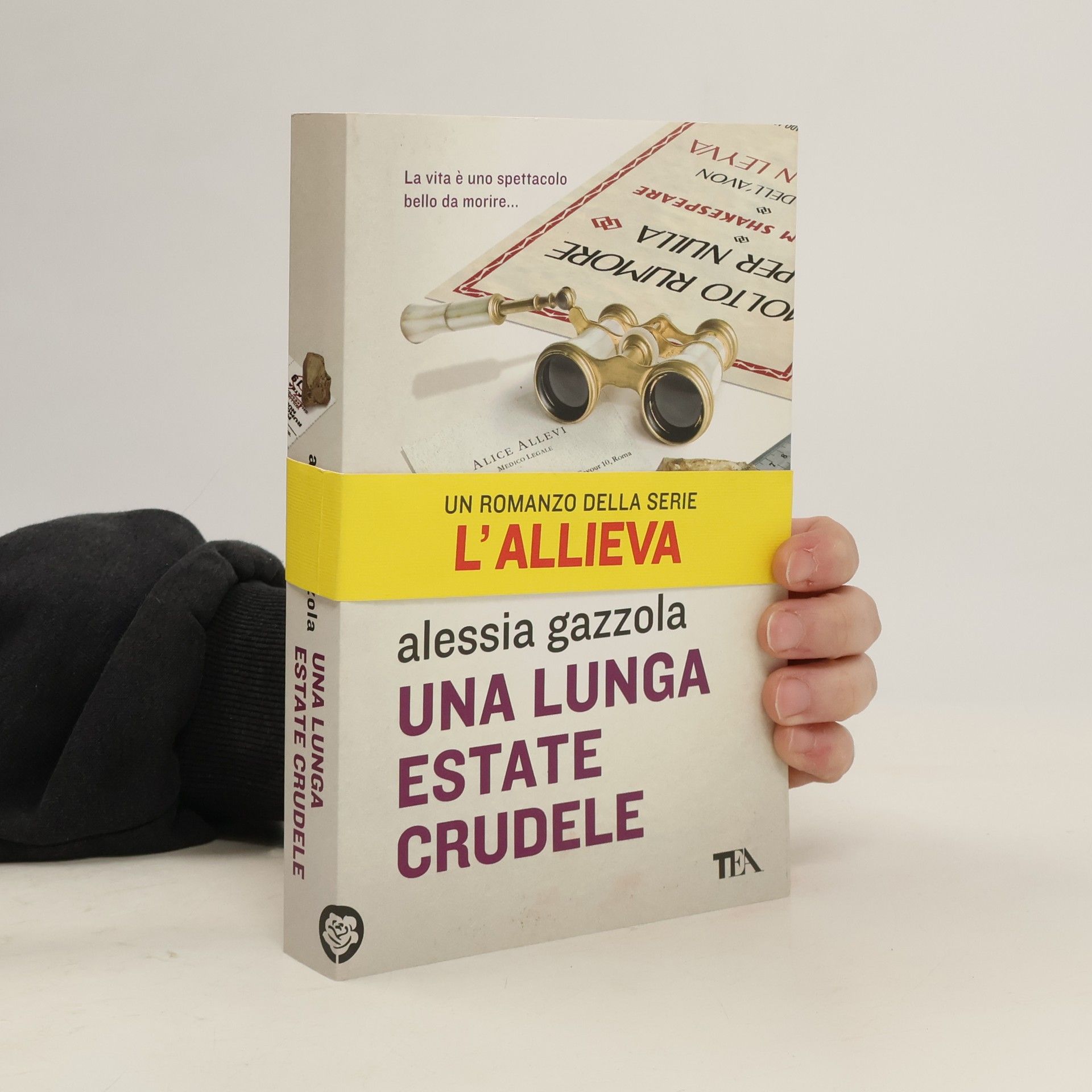 Alessia Gazzola Una lunga estate crudele