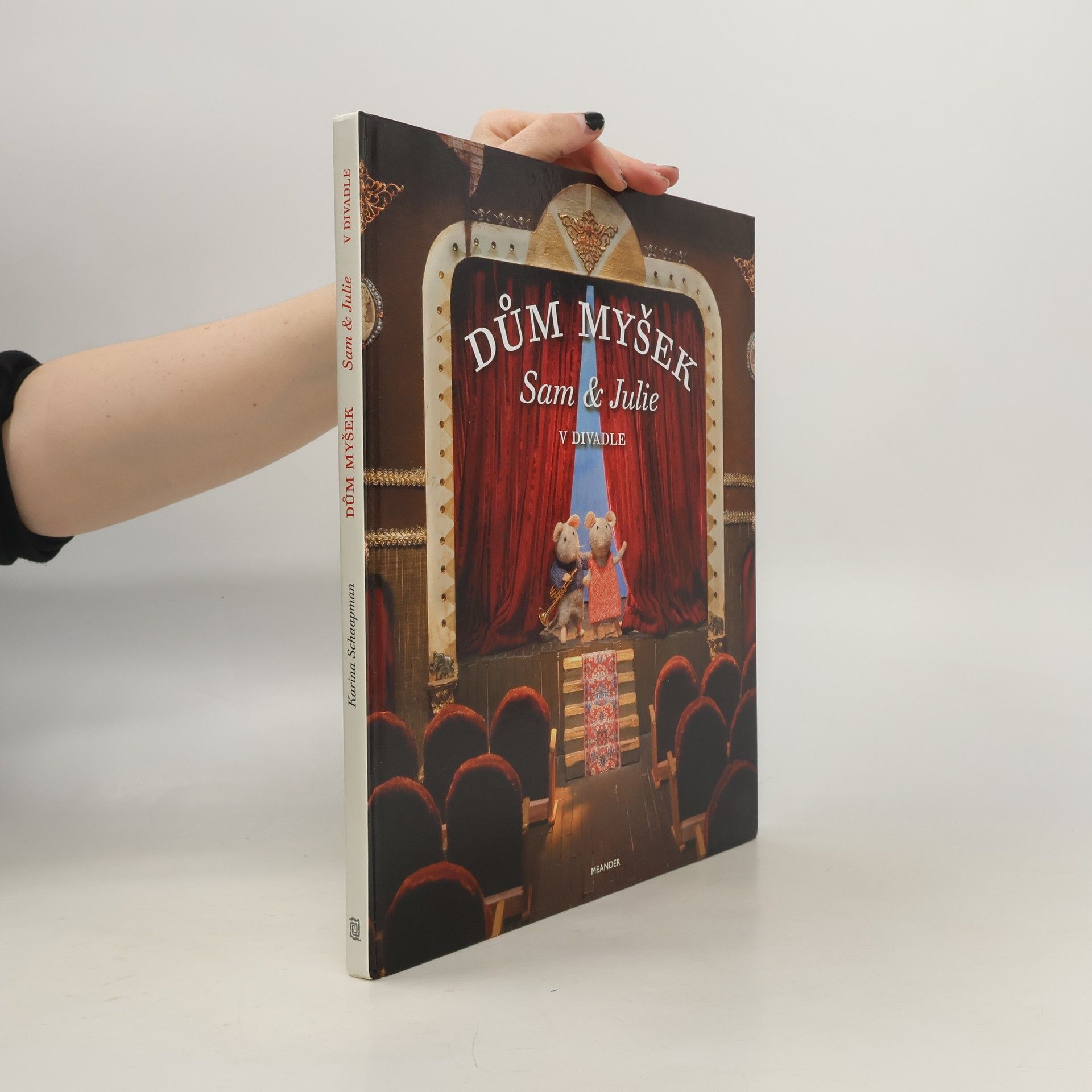 Dům myšek. Sam & Julie v divadle