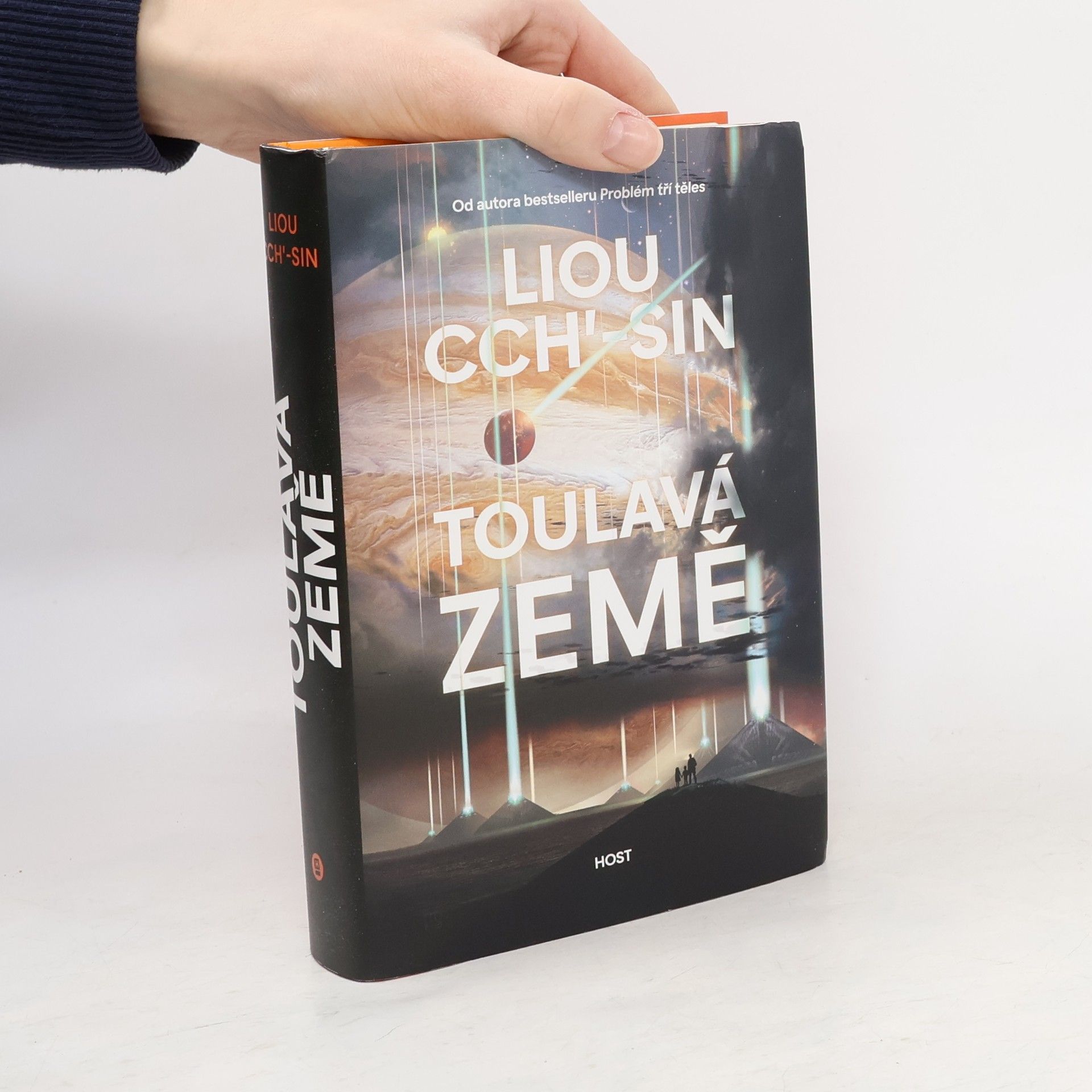 Cixin Liu Toulavá Země