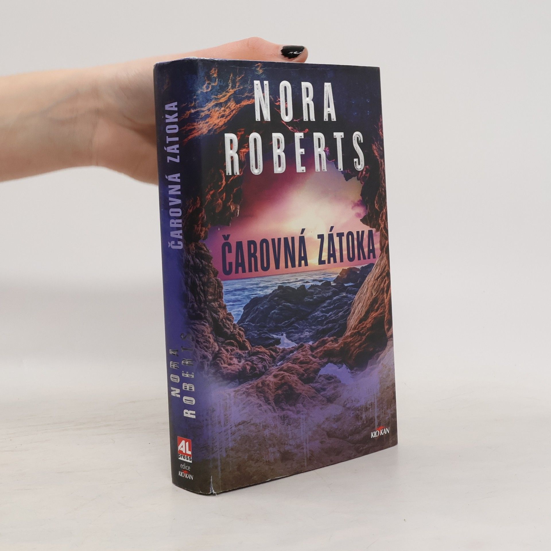 Nora Roberts Čarovná zátoka