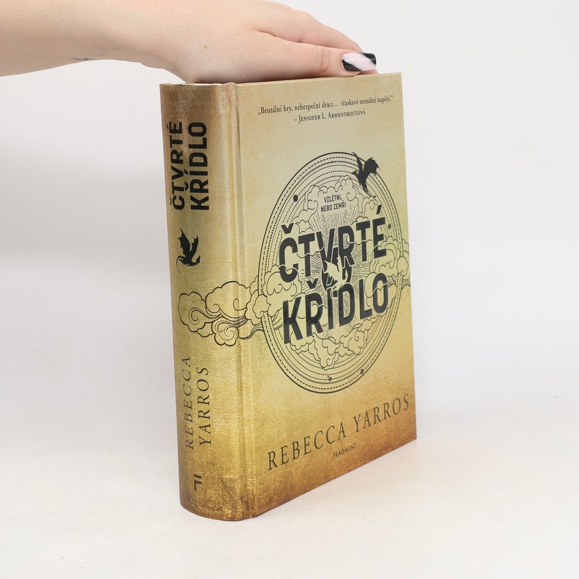 Rebecca Yarros Čtvrté křídlo