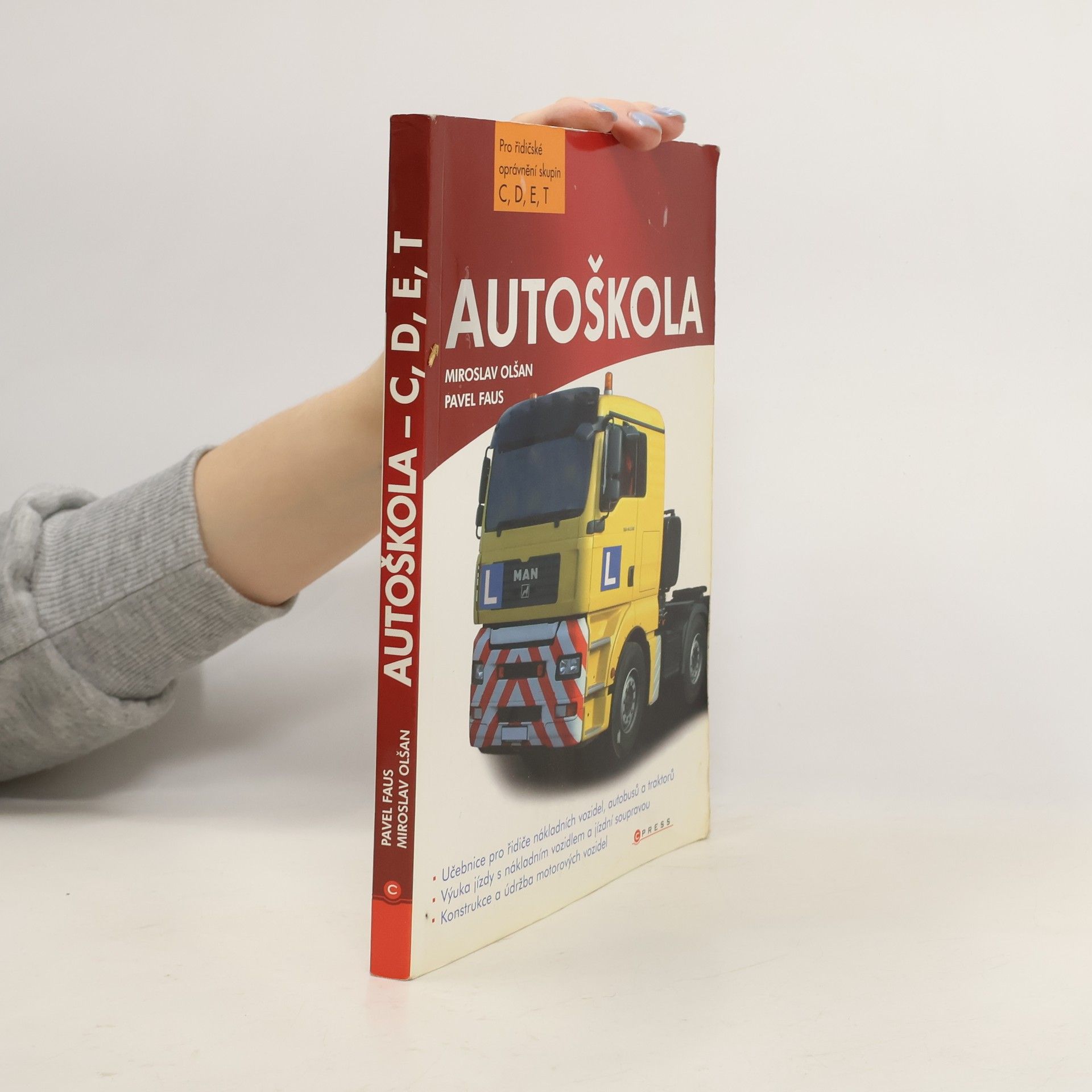 Autoškola pro řidičské oprávnění skupin C, D, E, T